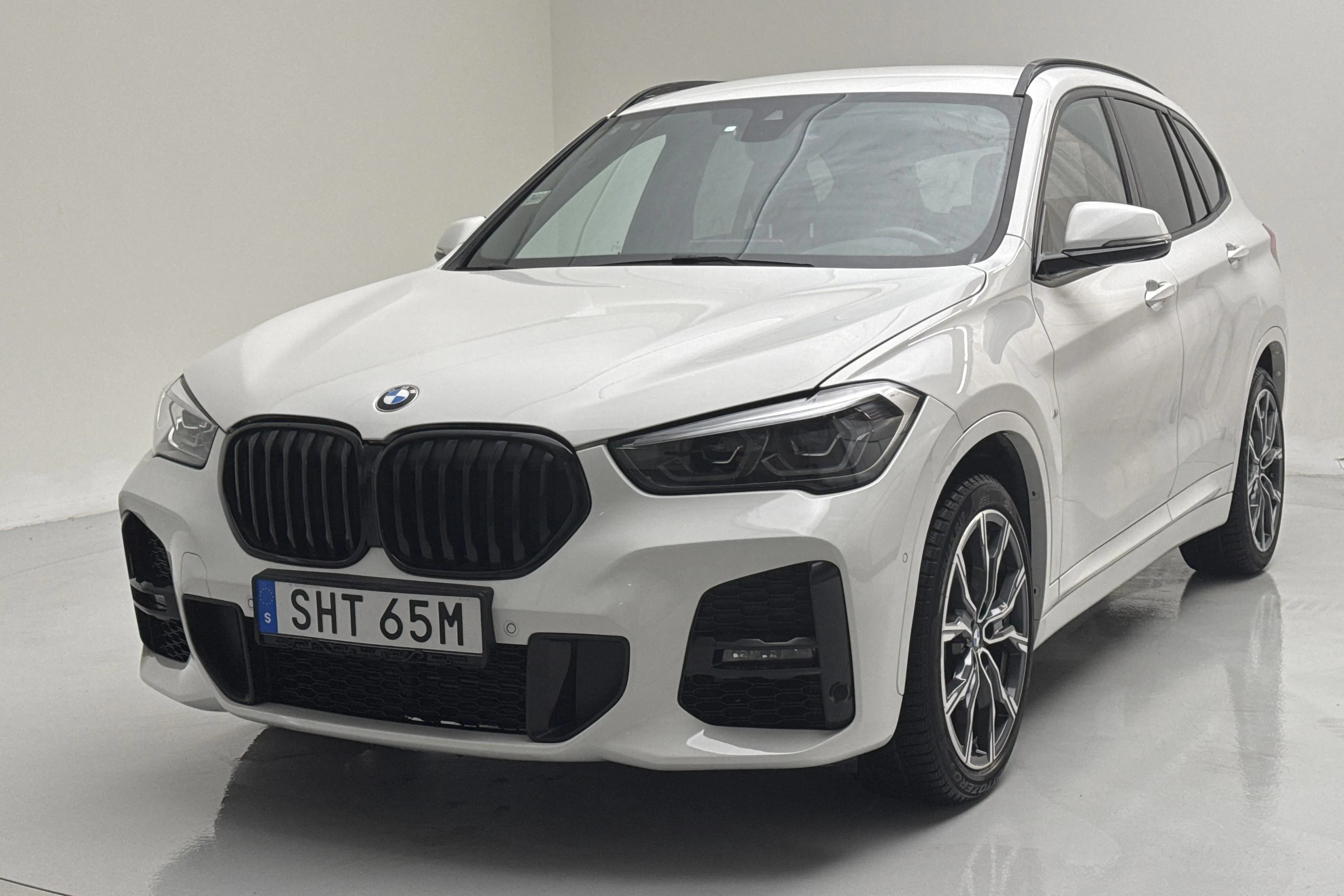 Presentation photo 1 of 13: BMW X1 xDrive20d LCI, F48 (190hk) - 41 510 km - Automatic - white - 2020