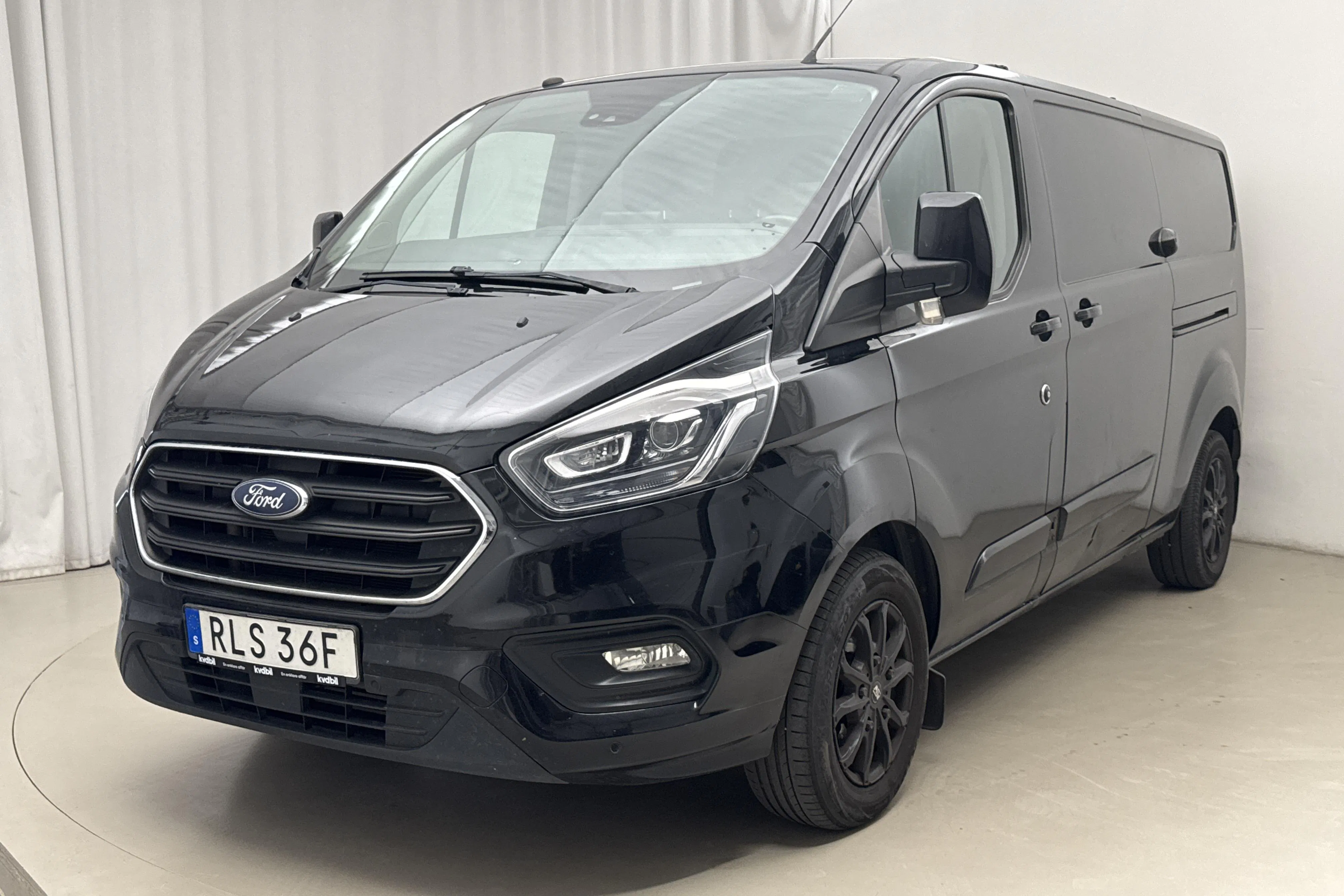 Presentation photo 1 of 16: Ford Transit Custom 300 (130hk) - 143 900 km - Automatic - black - 2019