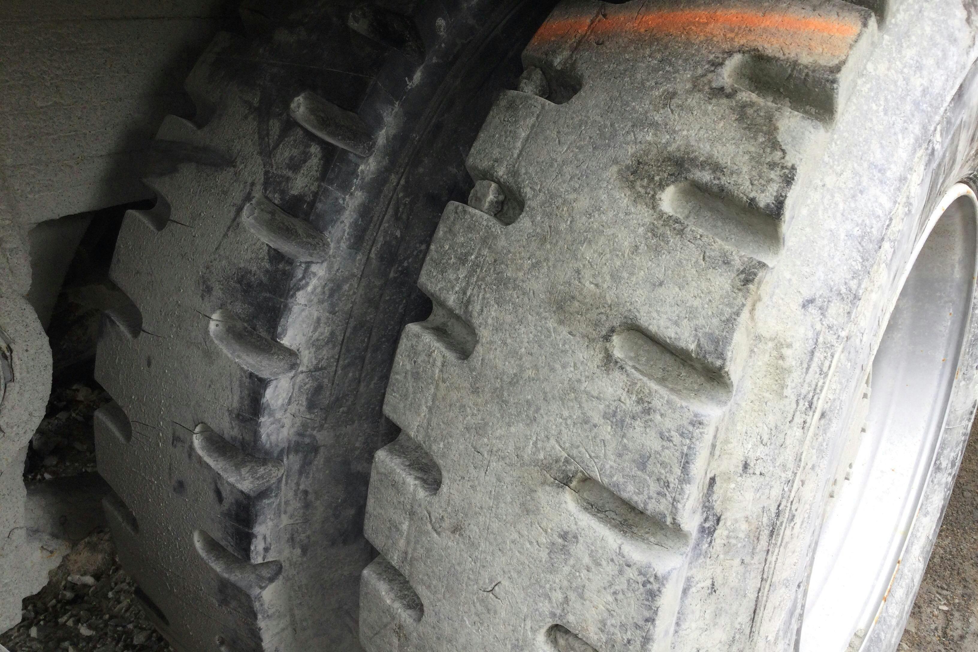 Presentation photo 29 of 29: Volvo FMX540 dumperbil - 0 km - Automatic - white - 2018