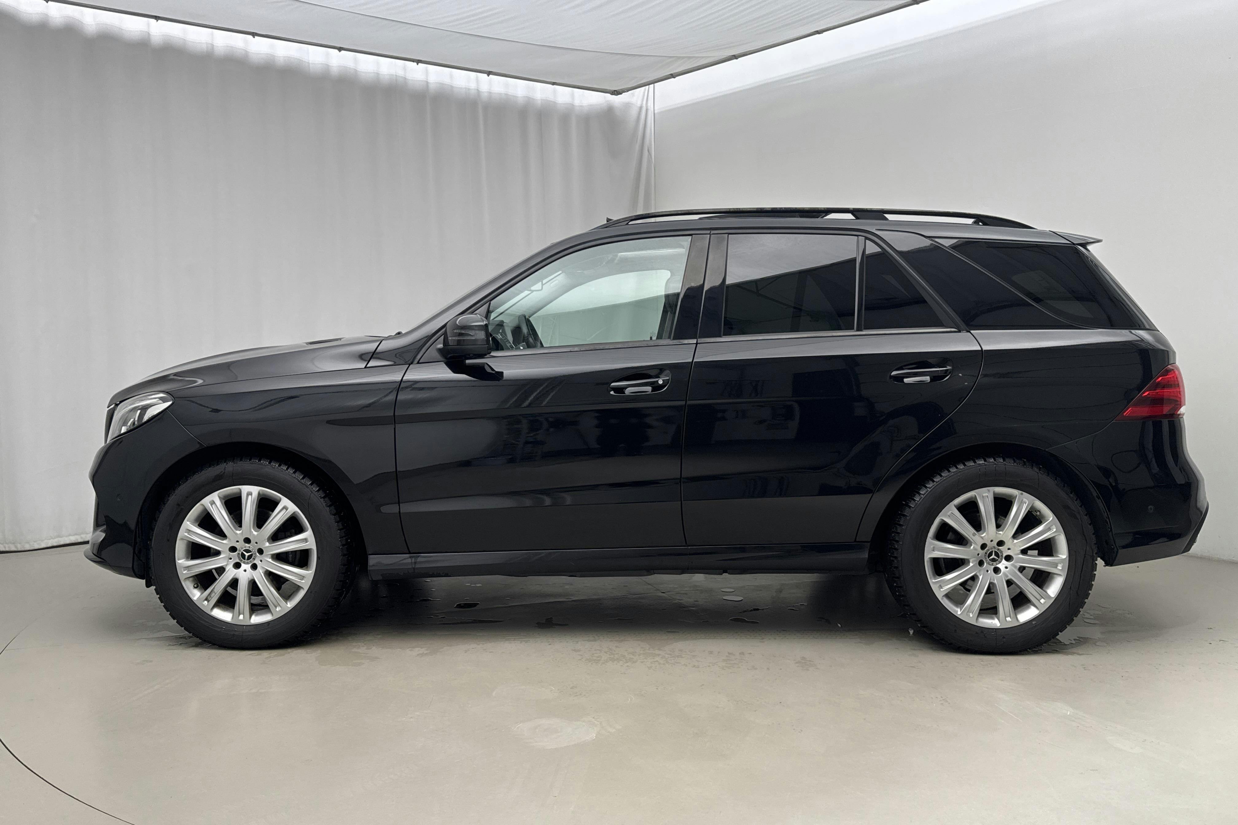 Presentation photo 2 of 28: Mercedes GLE 350 d 4MATIC W166 (258hk) - 101 880 km - Automatic - black - 2018