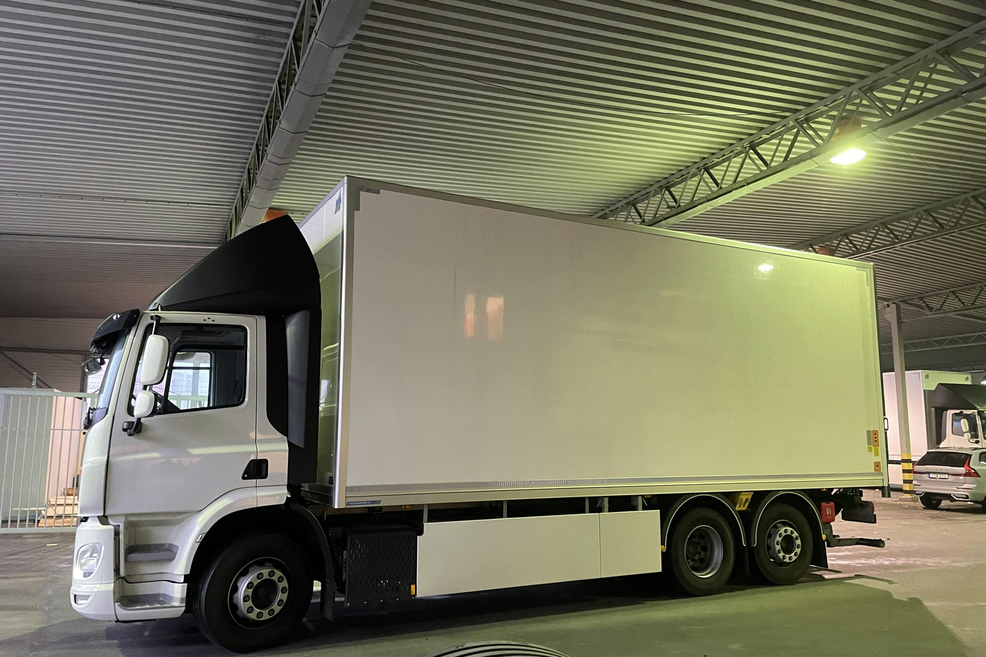 Presentation photo 2 of 83: EMOSS DAF - Elektrisk - 24 823 km - Automatic - white - 2022