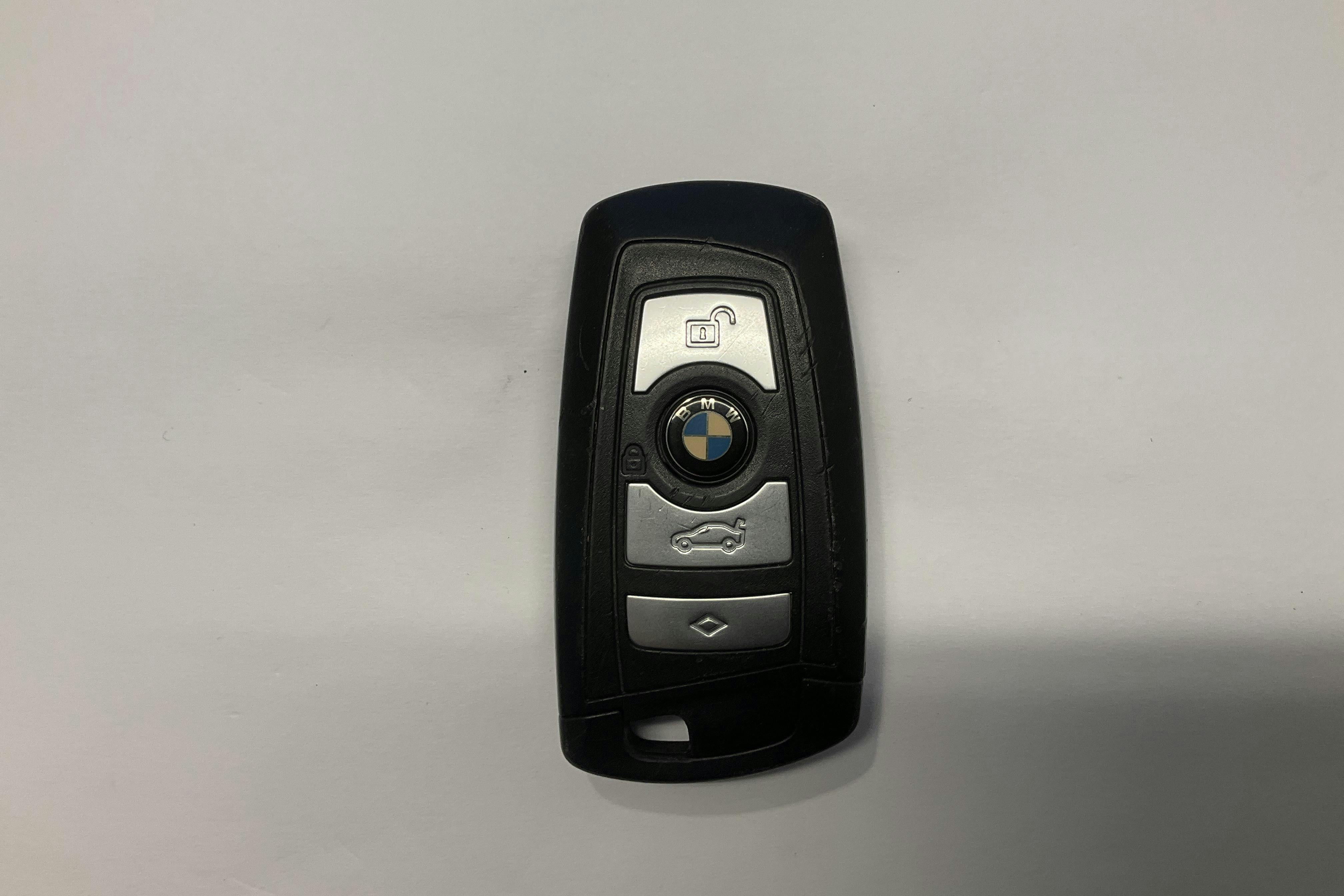 Esitlusfoto 12 aadressil 12: BMW 525d xDrive Touring, F11 (218hk) - 182 550 km - Automaatne - must - 2013