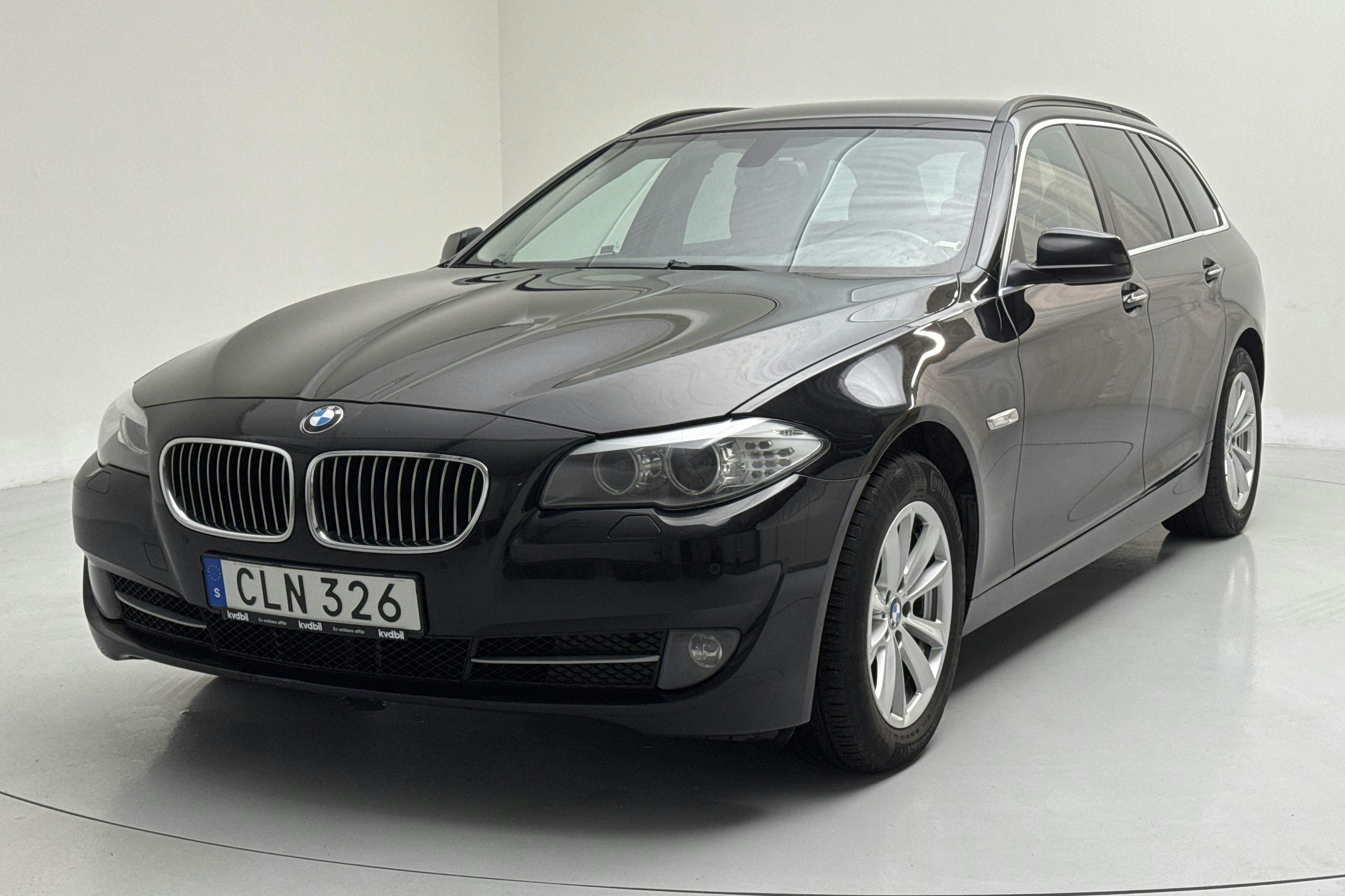 Esitlusfoto 1 aadressil 12: BMW 525d xDrive Touring, F11 (218hk) - 182 550 km - Automaatne - must - 2013