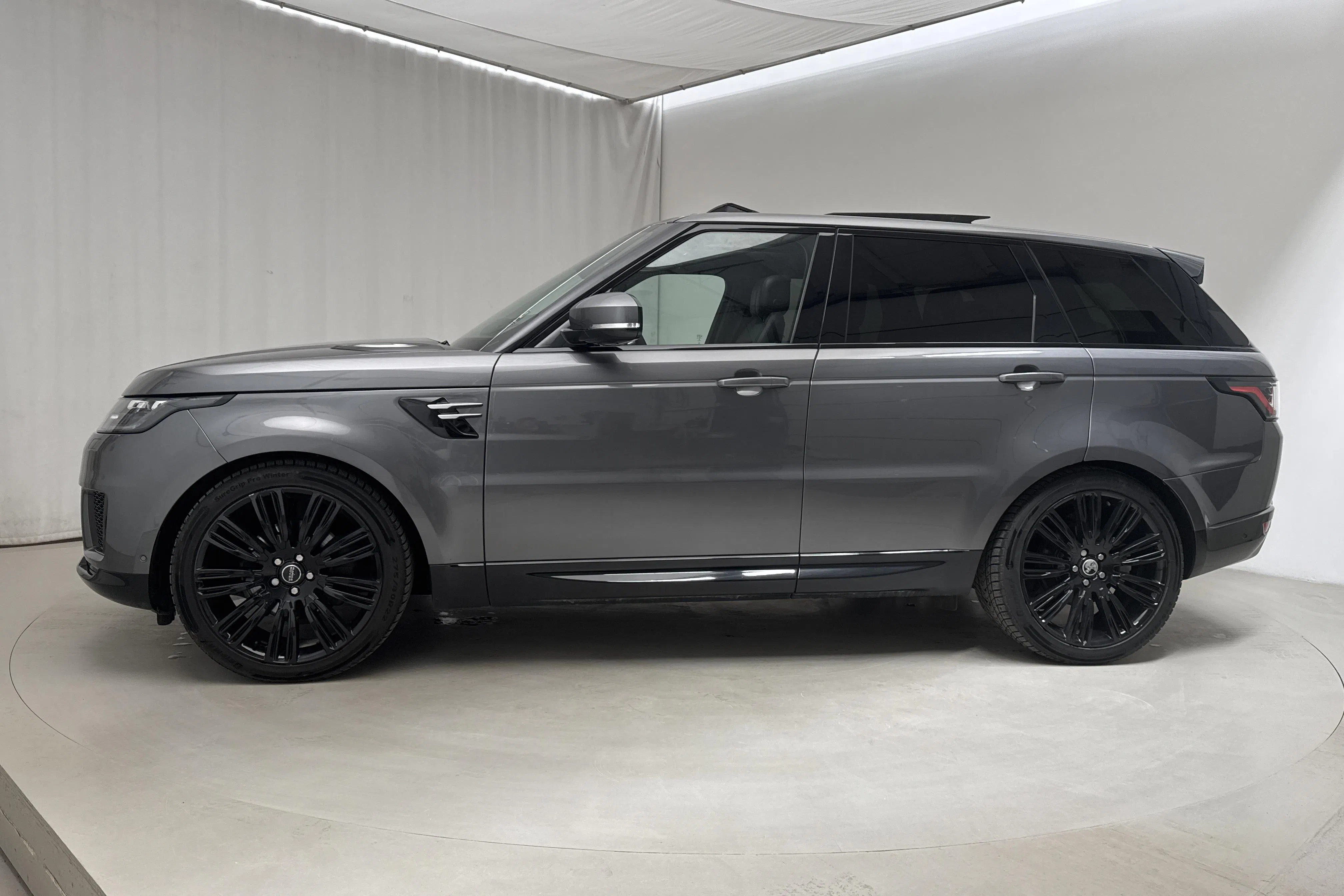 Presentationsfoto 2 av 19: LAND ROVER RANGE ROVER SPORT Range Rover Sport 3.0 TDV6 (258hk) - 8 012 mil - Automat - Dark Grey - 2018