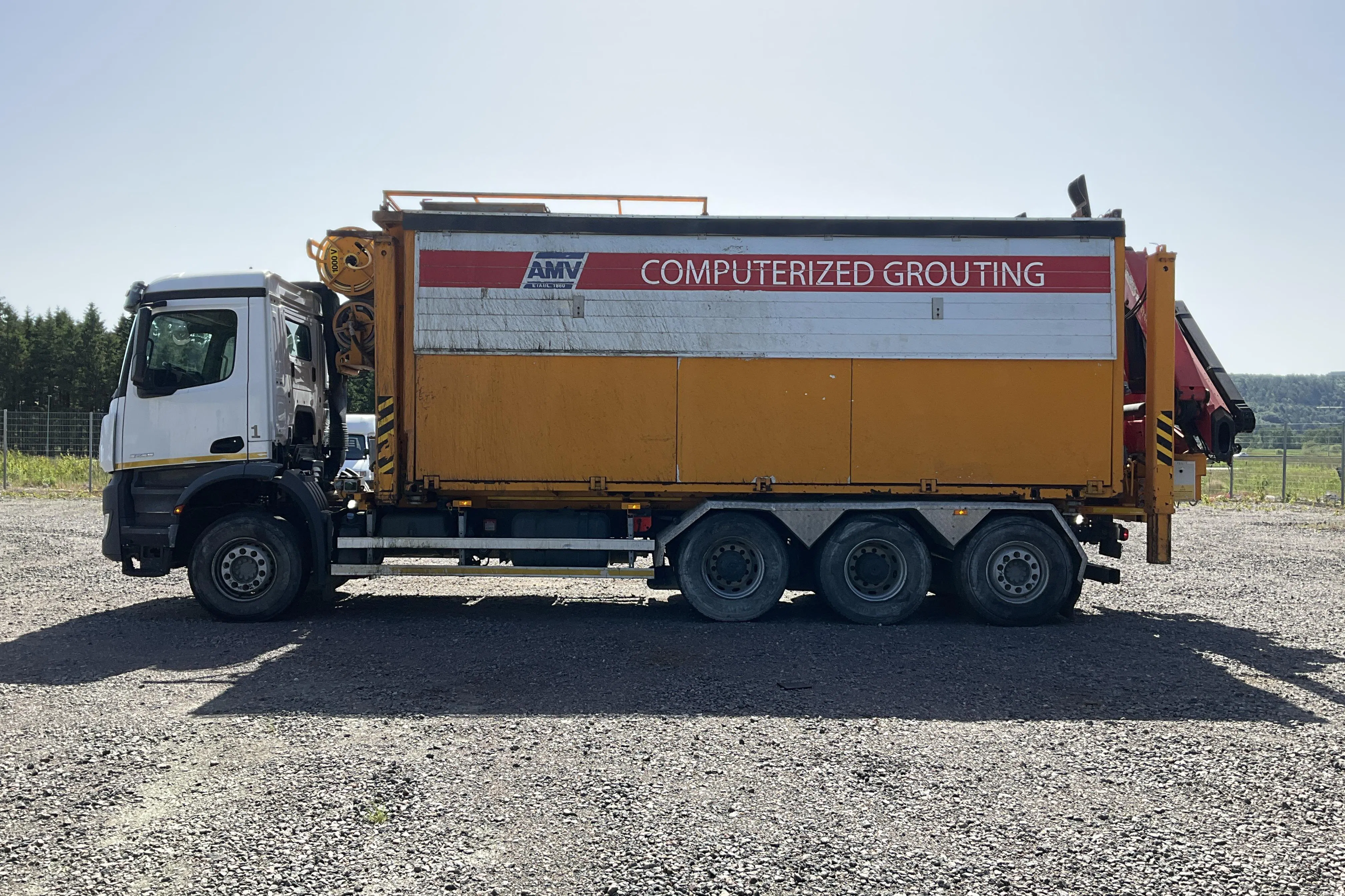 Presentation photo 2 of 68: Mercedes AROCS 3235 8x4 - 4 315 km - Automatic - 2019