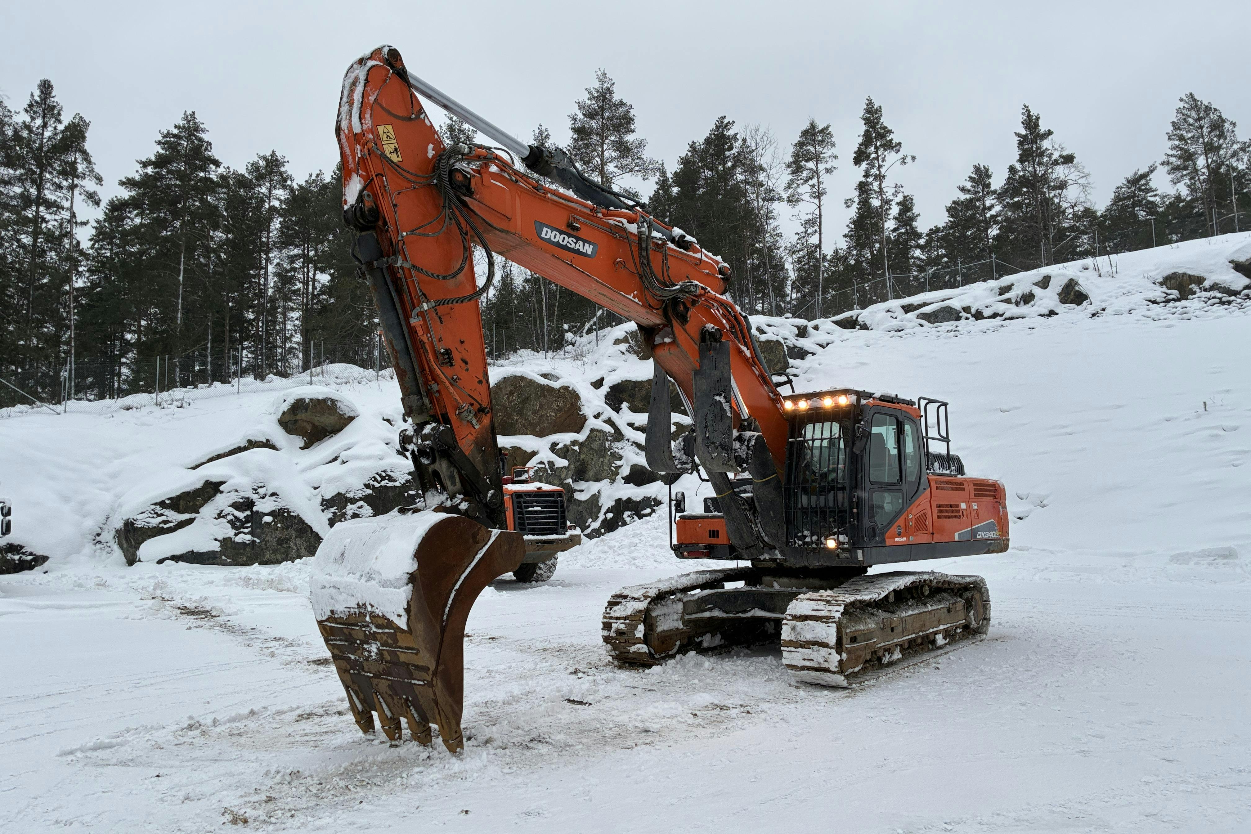 Presentation photo 1 of 119: Doosan DX340LC5-5  Bandgrävare - 0 km - 2018