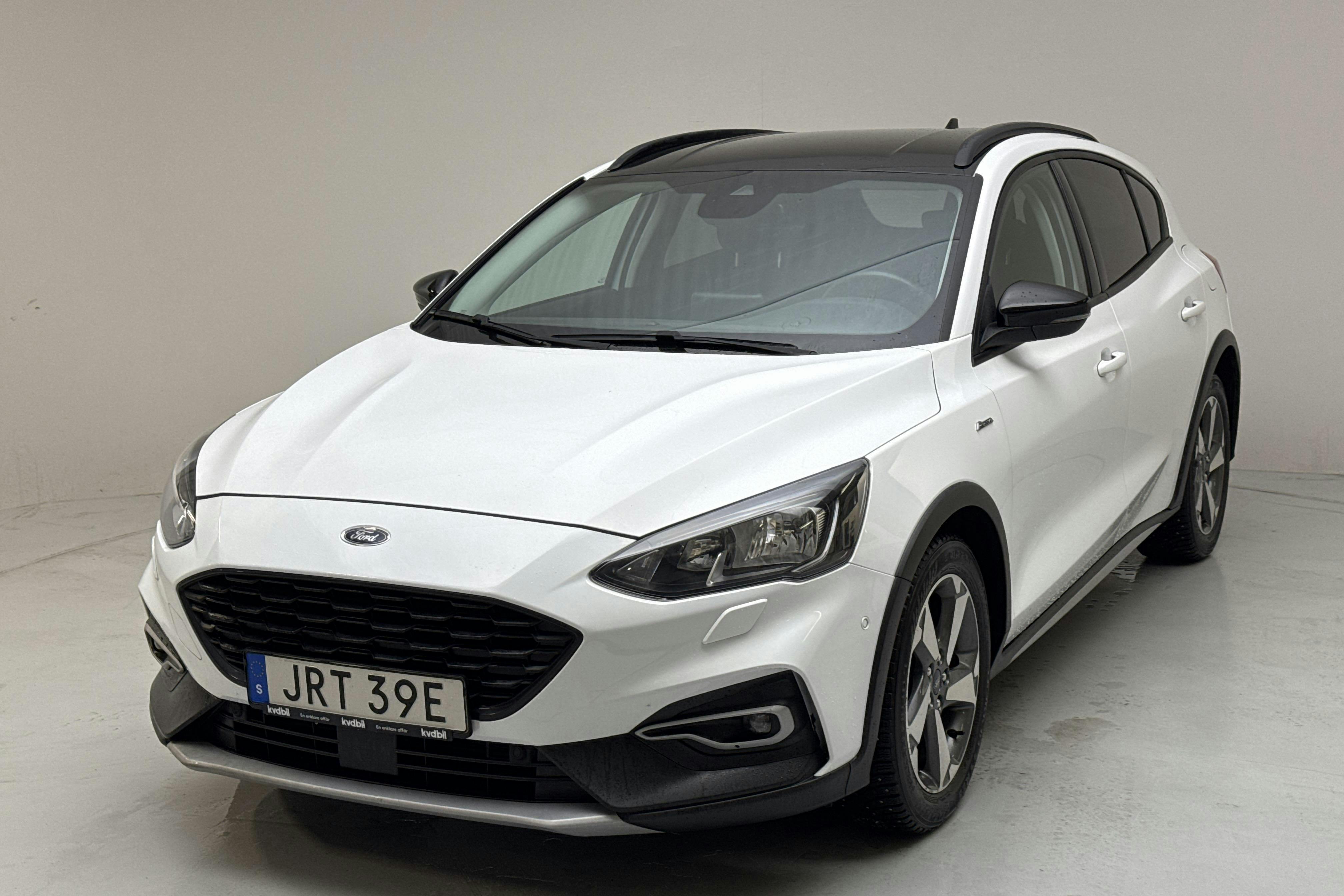 Presentationsfoto 1 av 14: Ford Focus 1.0T EcoBoost 5dr (125hk) - 9 781 mil - Automat - vit - 2020