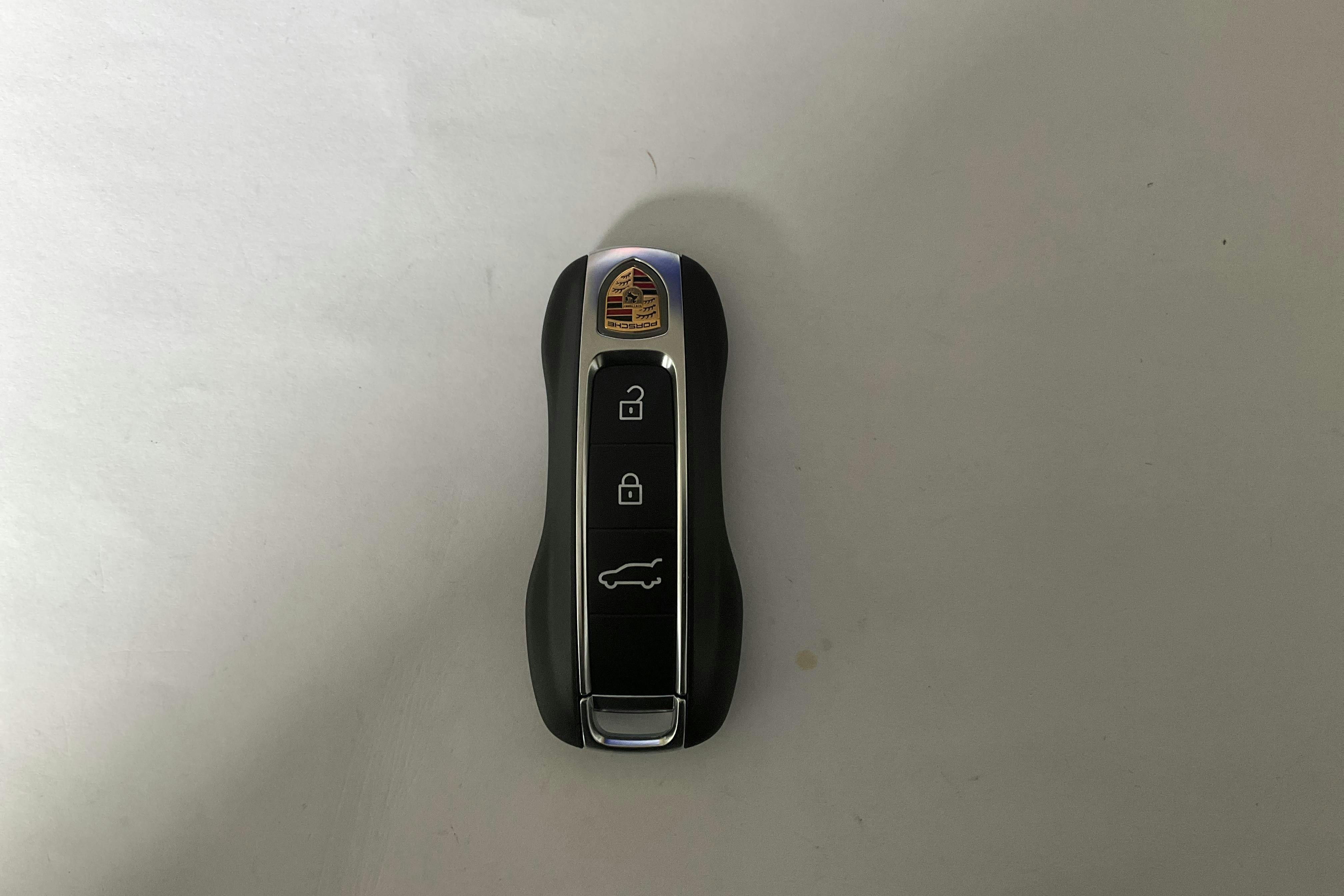 Zdjęcie prezentacyjne 16 z 16: Porsche Cayenne E-hybrid (462hk) - 92 380 km - Automatyczna - czarny - 2020