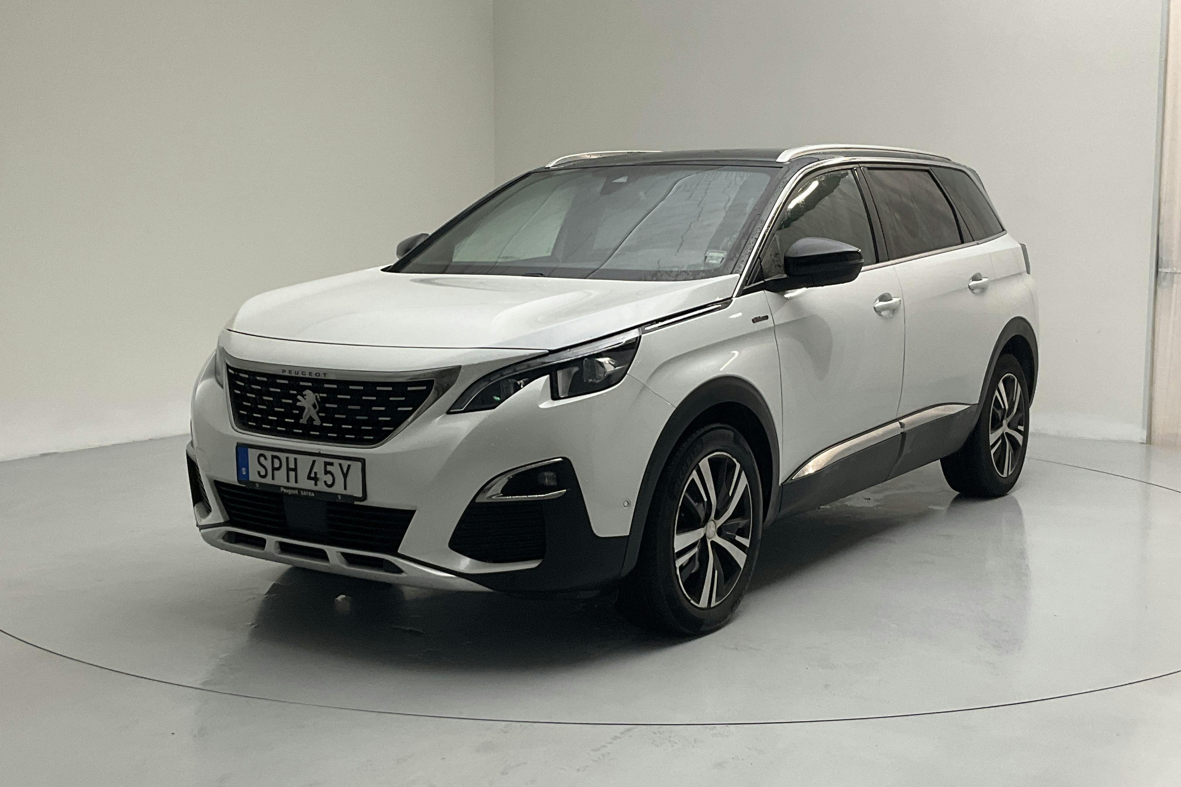 Peugeot 5008 1.6 PureTech (180hk) - 13 003 mil - Automat - vit - 2019