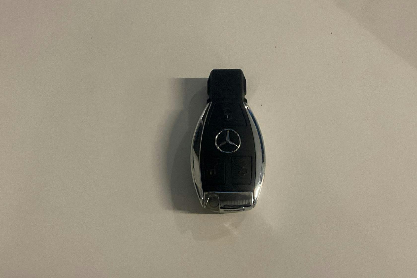 Presentationsfoto 18 av 18: Mercedes E 350 CDI BlueEfficiency Cabriolet A207 (231hk) - 7 964 mil - Automat - vit - 2010