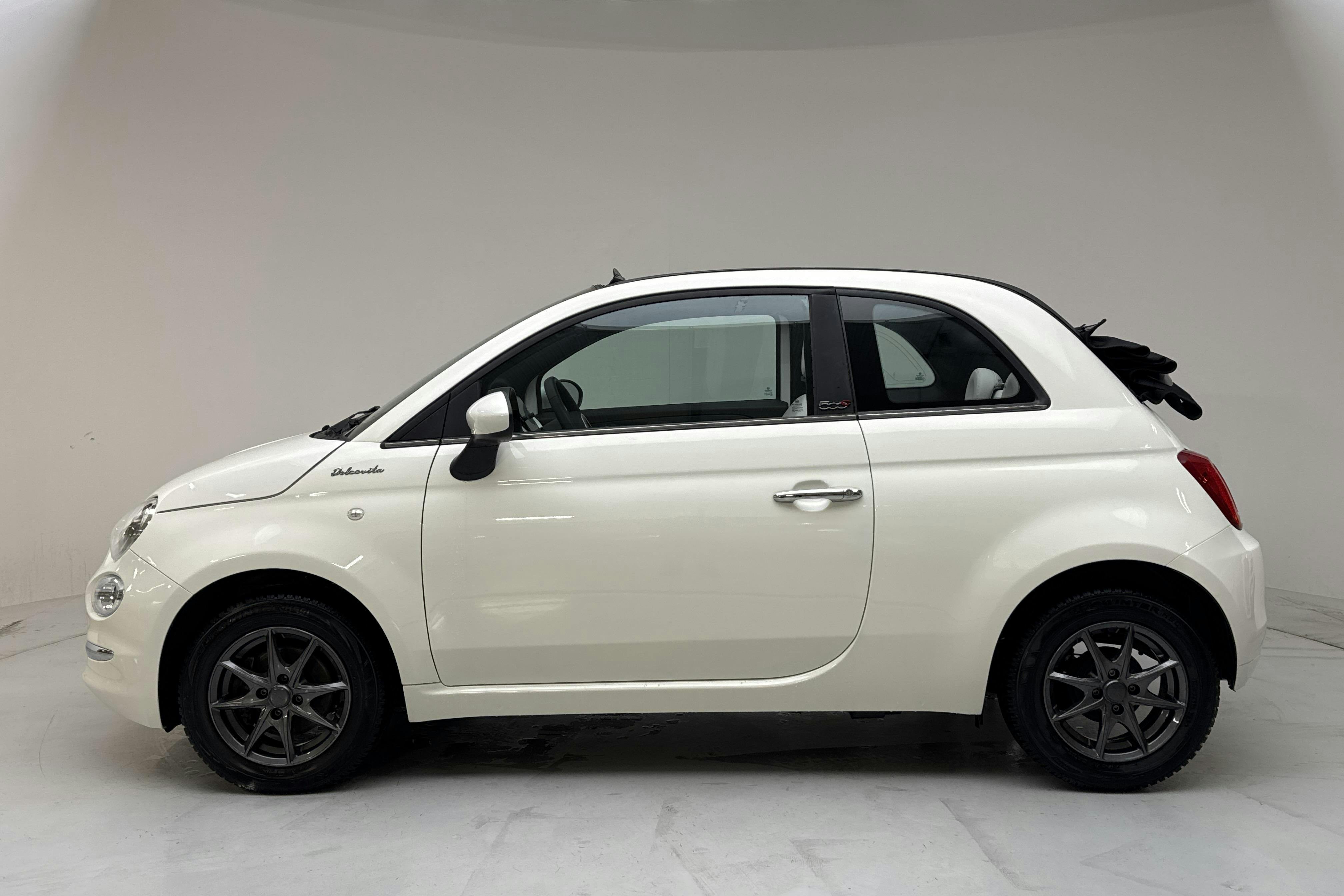 Presentation photo 2 of 17: Fiat 500 Hybrid Cab (70hk) - 42 260 km - Manual - white - 2022