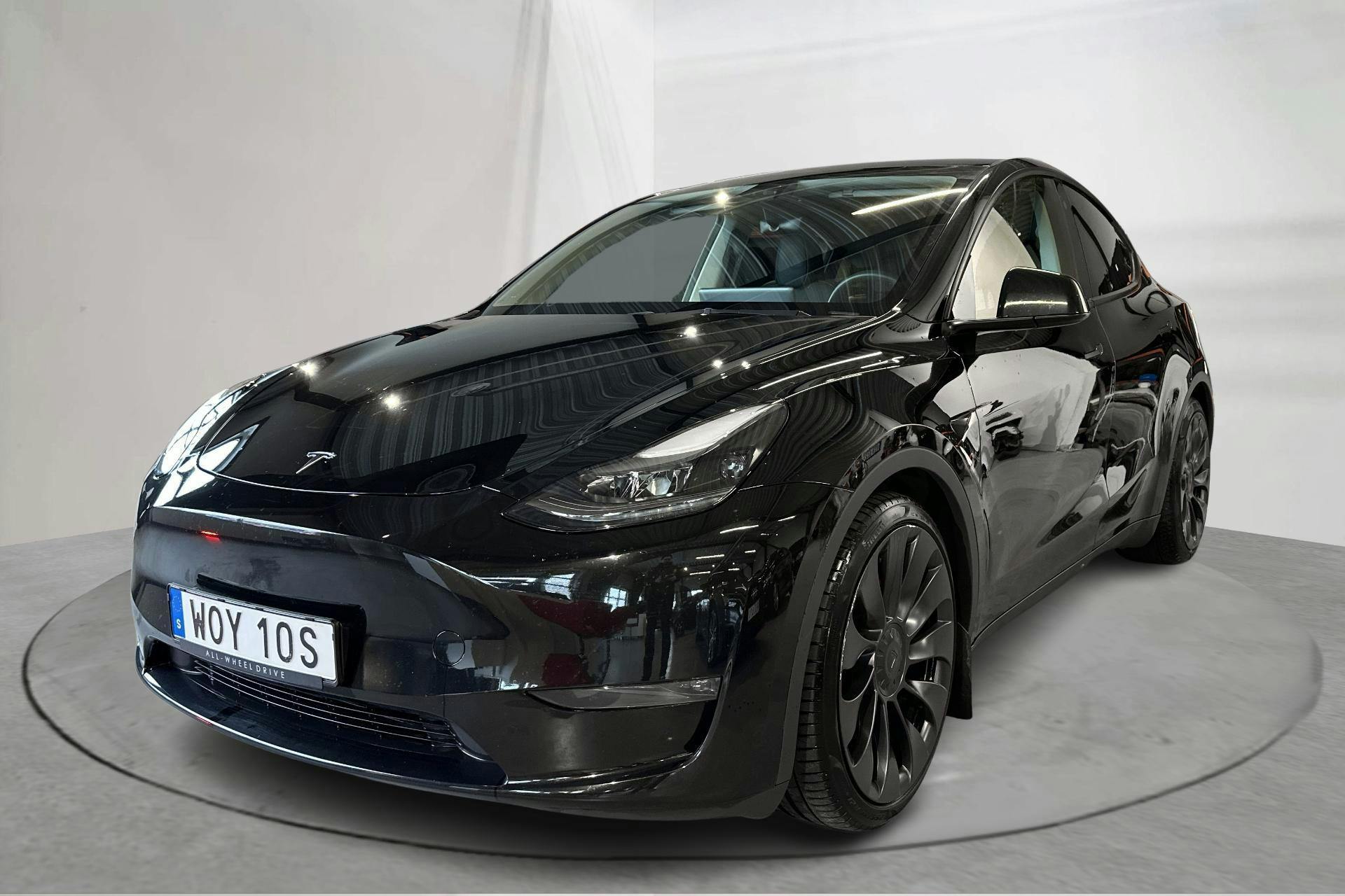 Presentationsfoto 1 av 21: Tesla Model Y Performance Dual Motor AWD - 7 020 mil - Automat - svart - 2023