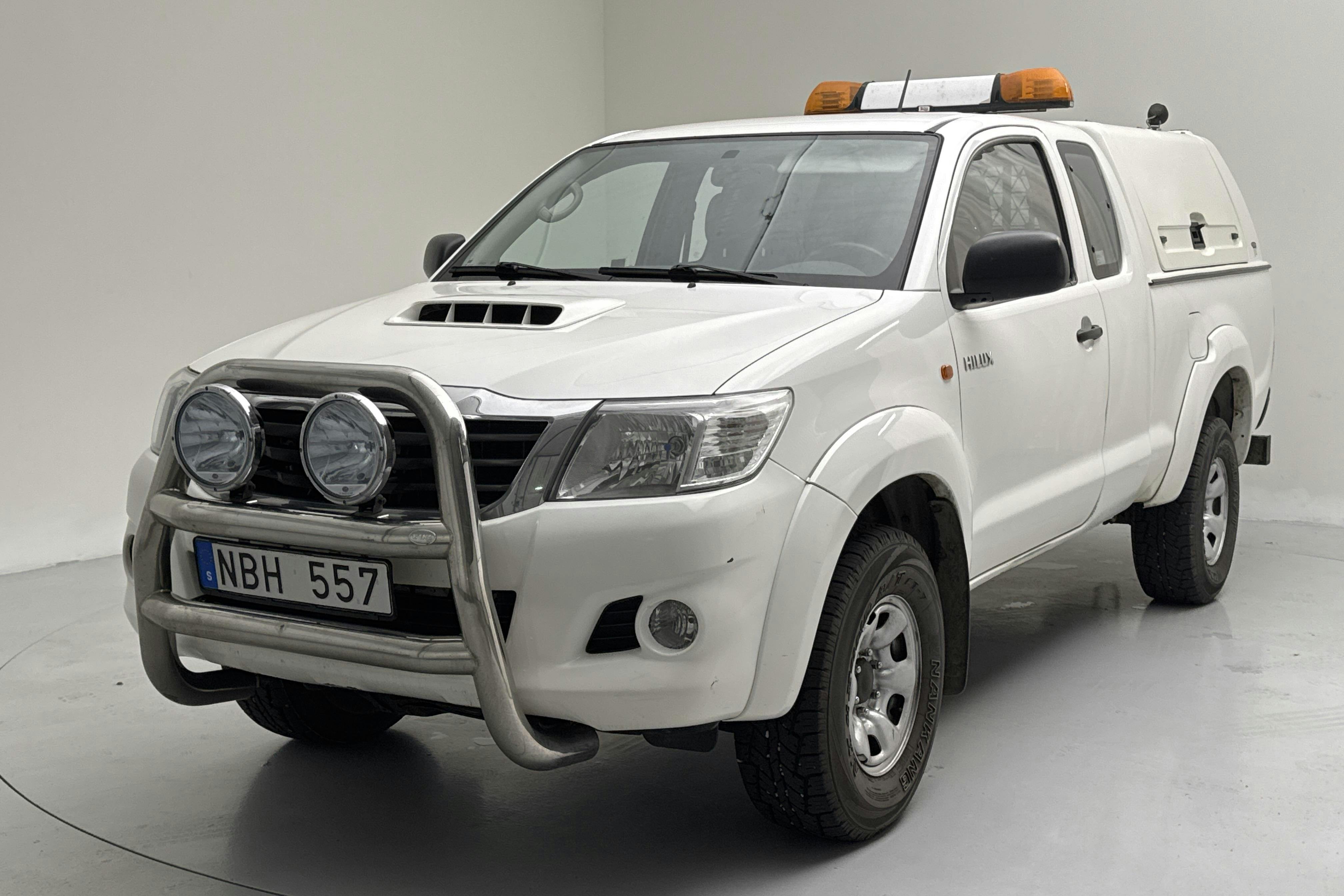 Presentation photo 1 of 10: Toyota Hilux 2.5 D-4D 4WD (144hk) - 164 410 km - Manual - white - 2012