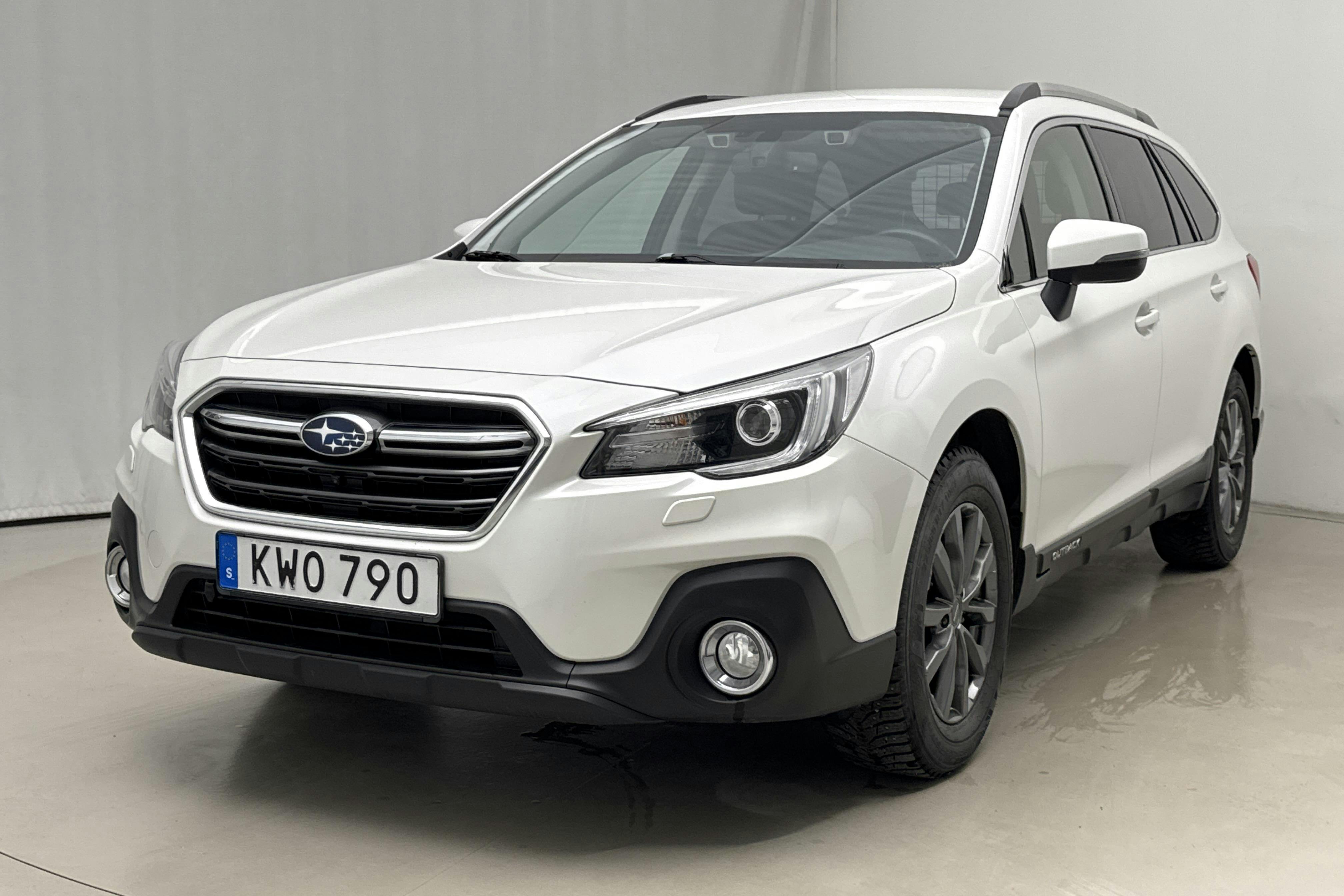 Subaru Outback 2.5i 4WD (175hk) - 16 404 mil - Automat - vit - 2019