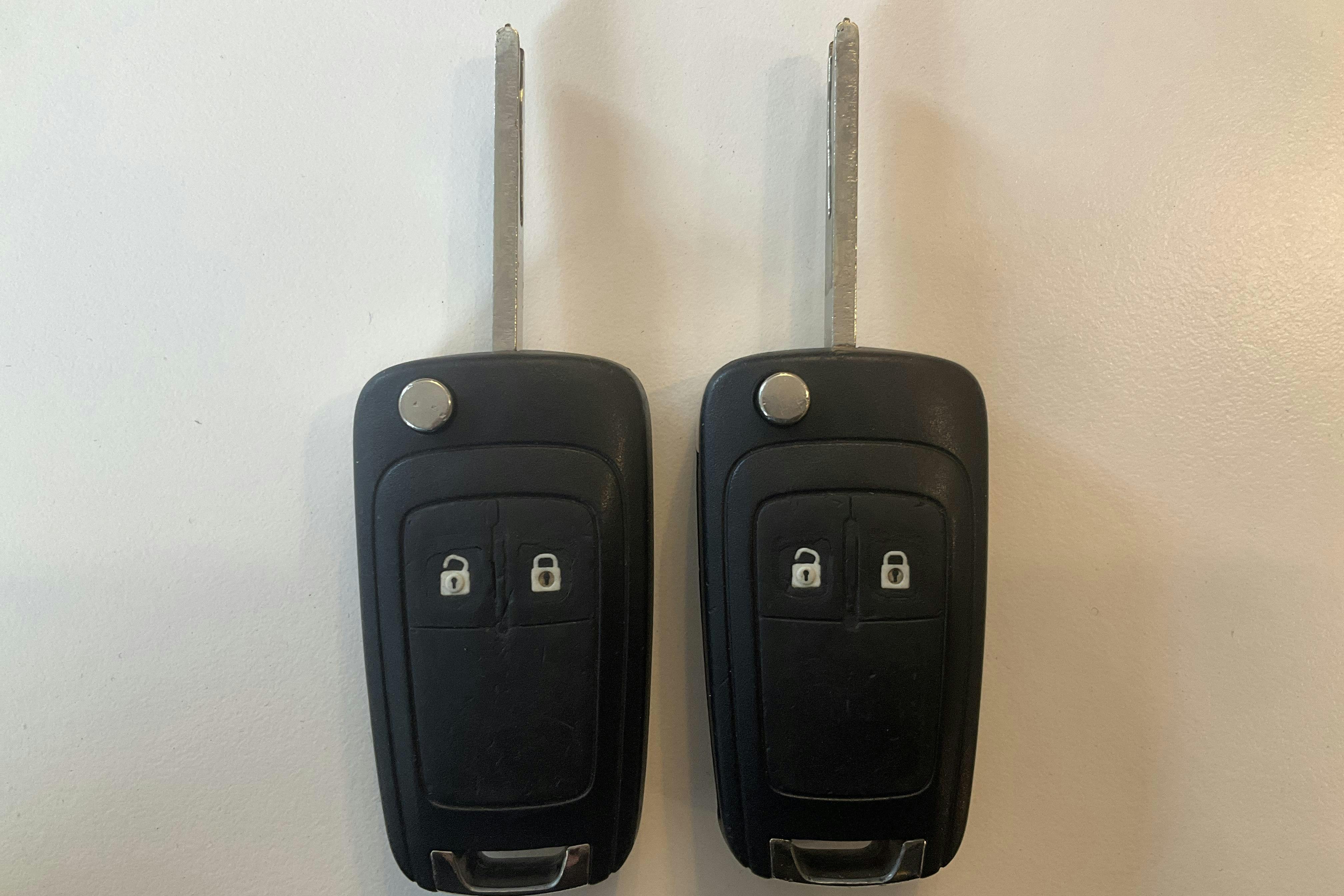 Presentation photo 16 of 16: Opel Insignia 2.0 ECOTEC 4x4 Sports Tourer (250hk) - 117 090 km - Automatic - black - 2014