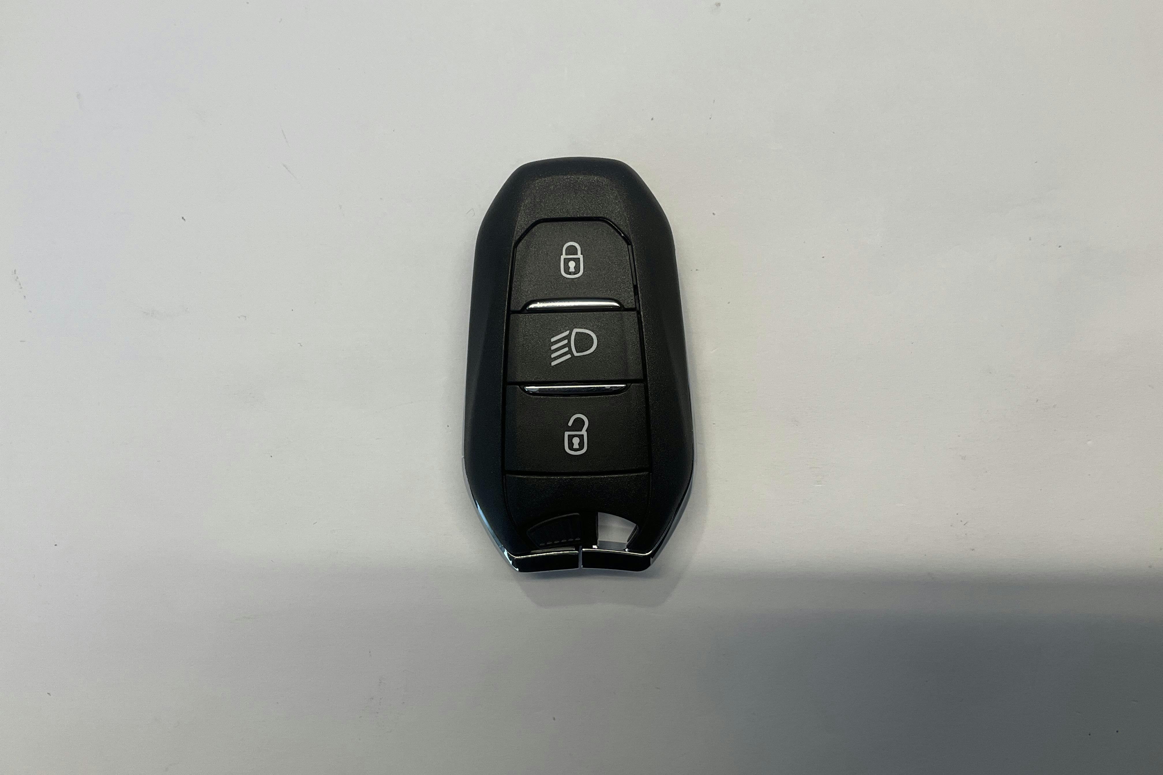 Presentation photo 15 of 15: Citroën C5 Aircross PureTech (180hk) - 60 350 km - Automatic - white - 2020