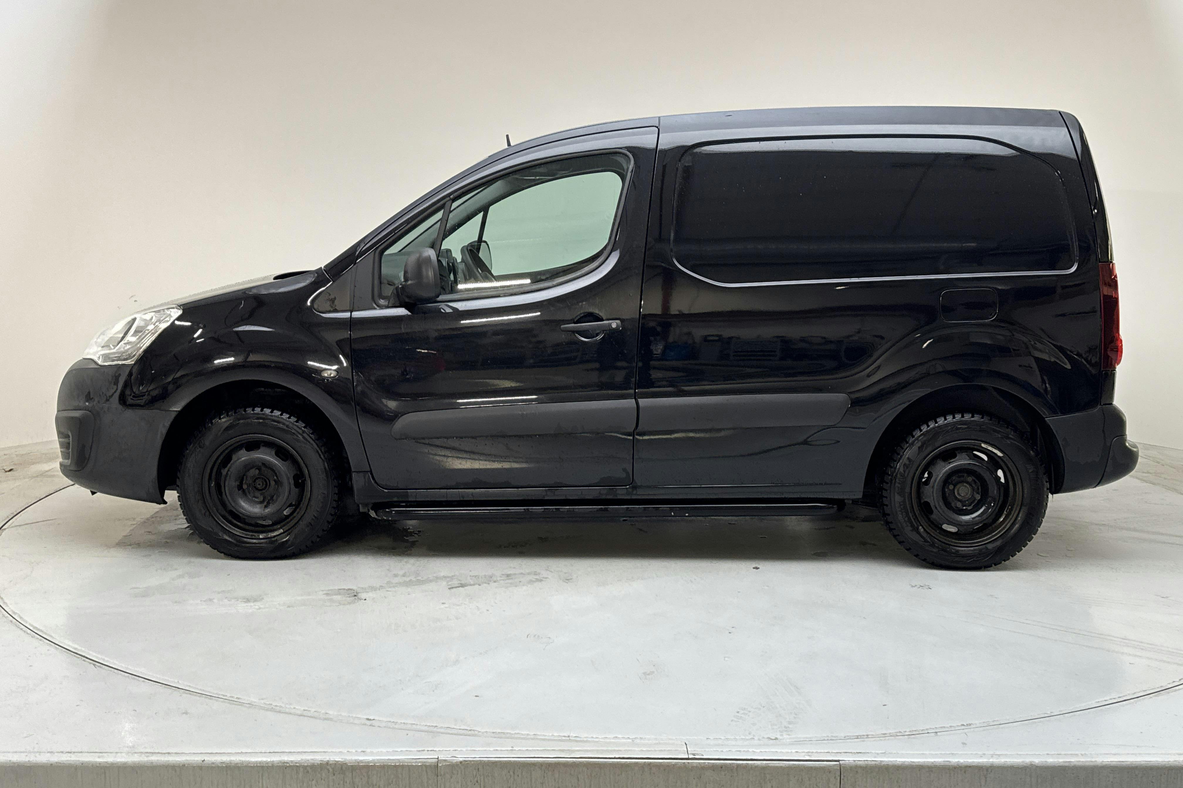 Presentation photo 2 of 12: Citroën Berlingo 1.6 BlueHDi Skåp (75hk) - 100 680 km - Manual - black - 2017