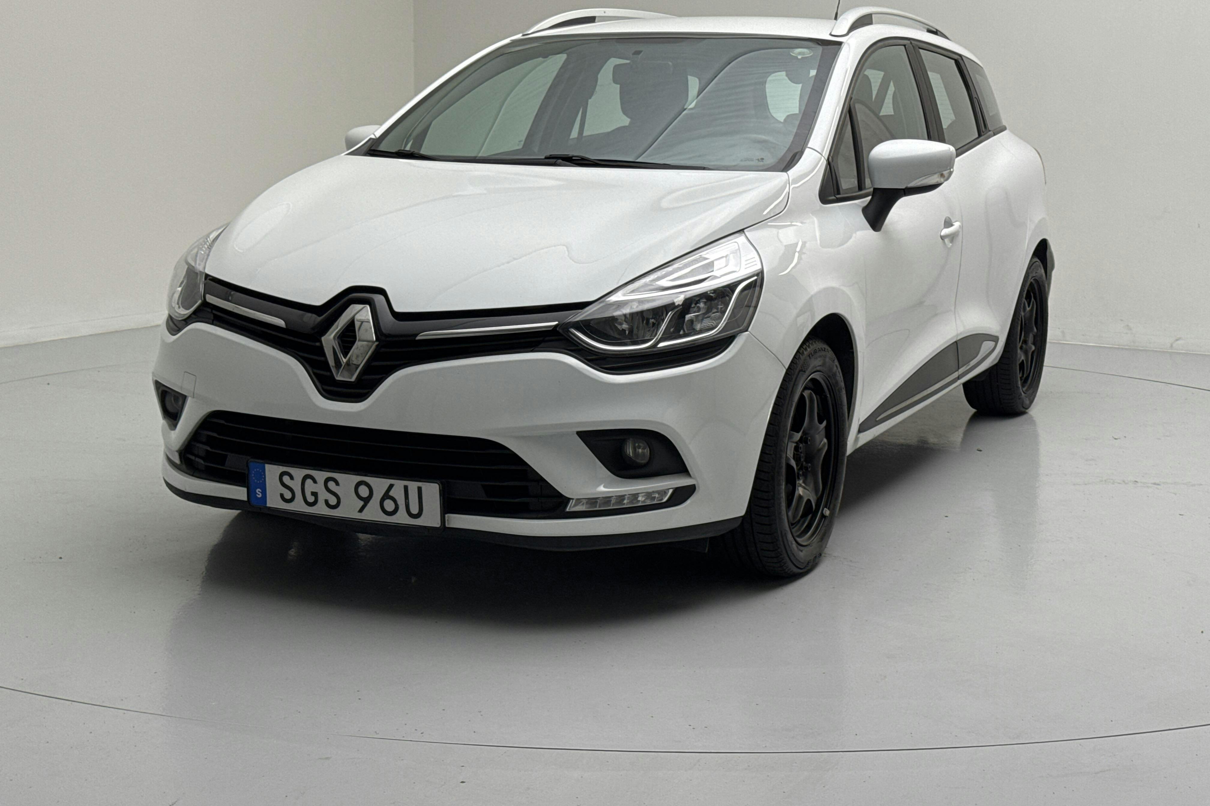 Renault Clio IV 0.9 TCe 90 Sport Tourer (90hk) - 82 480 km - Manual - white - 2020