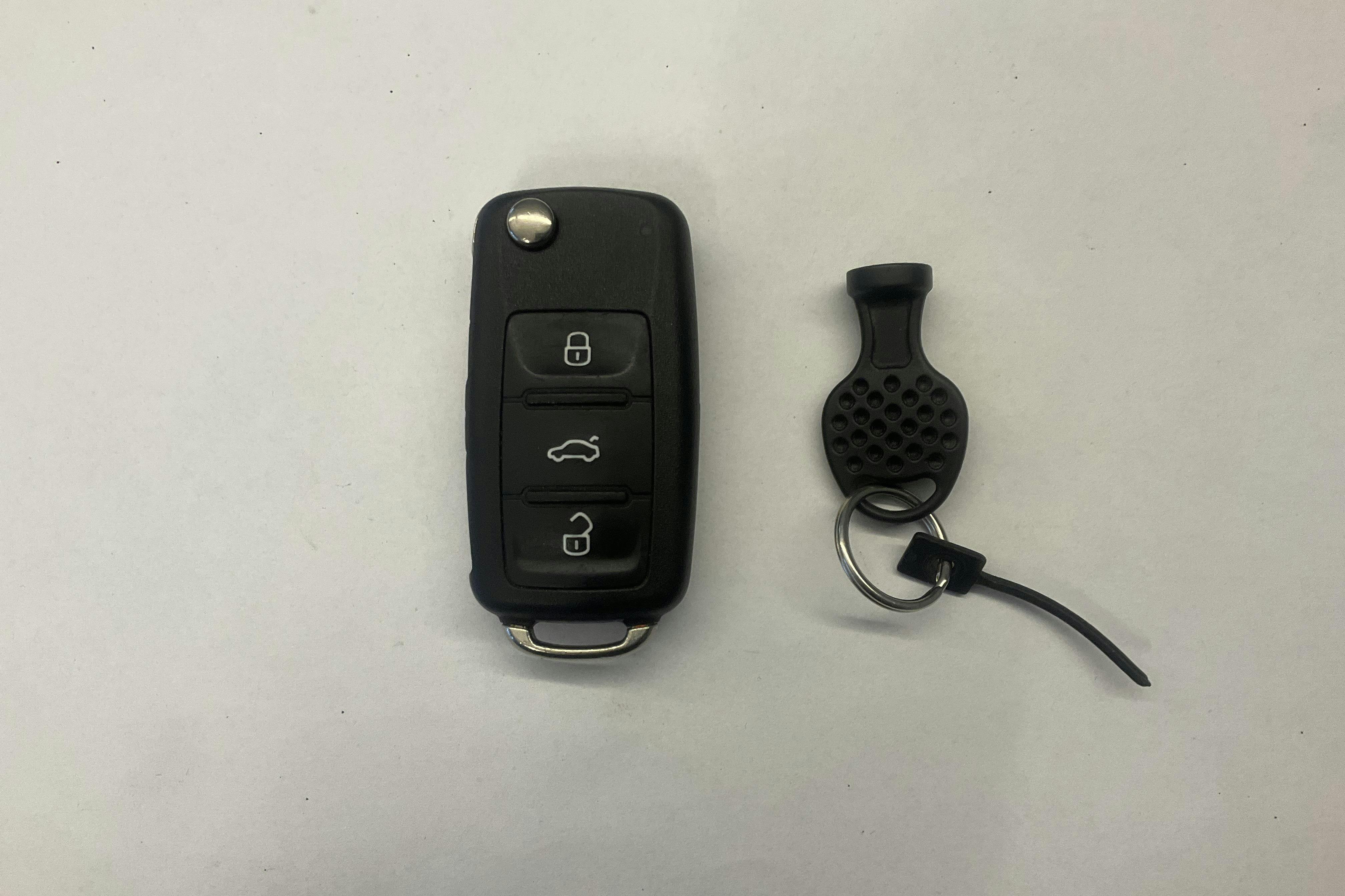 Presentationsfoto 15 av 15: Skoda Octavia Scout II 2.0 TDI 4X4 (140hk) - 29 113 mil - Manuell - vit - 2011