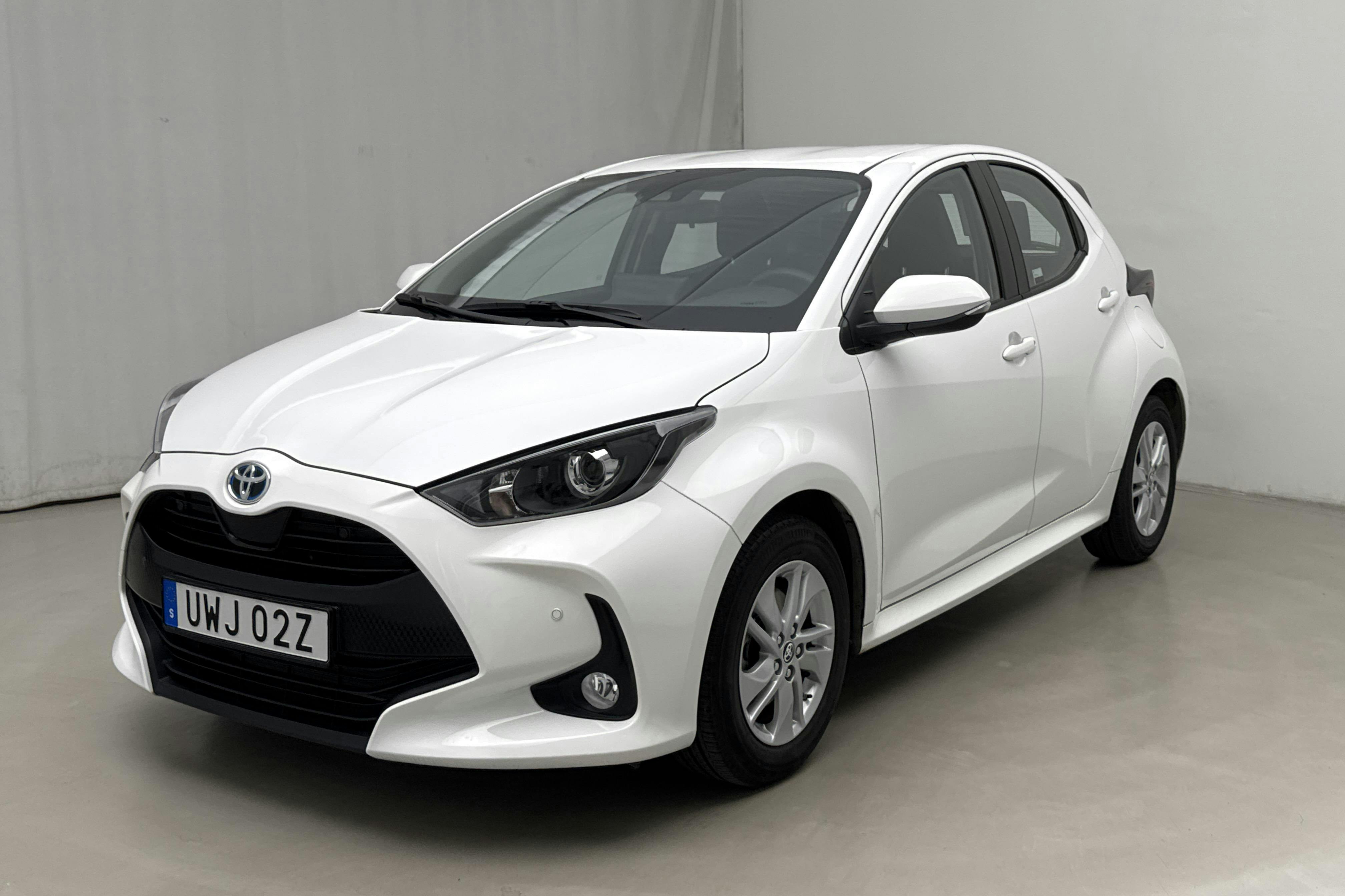 Toyota Yaris 1.5 Hybrid 5dr (116hk) - 4 510 km - Automatyczna - biały - 2024