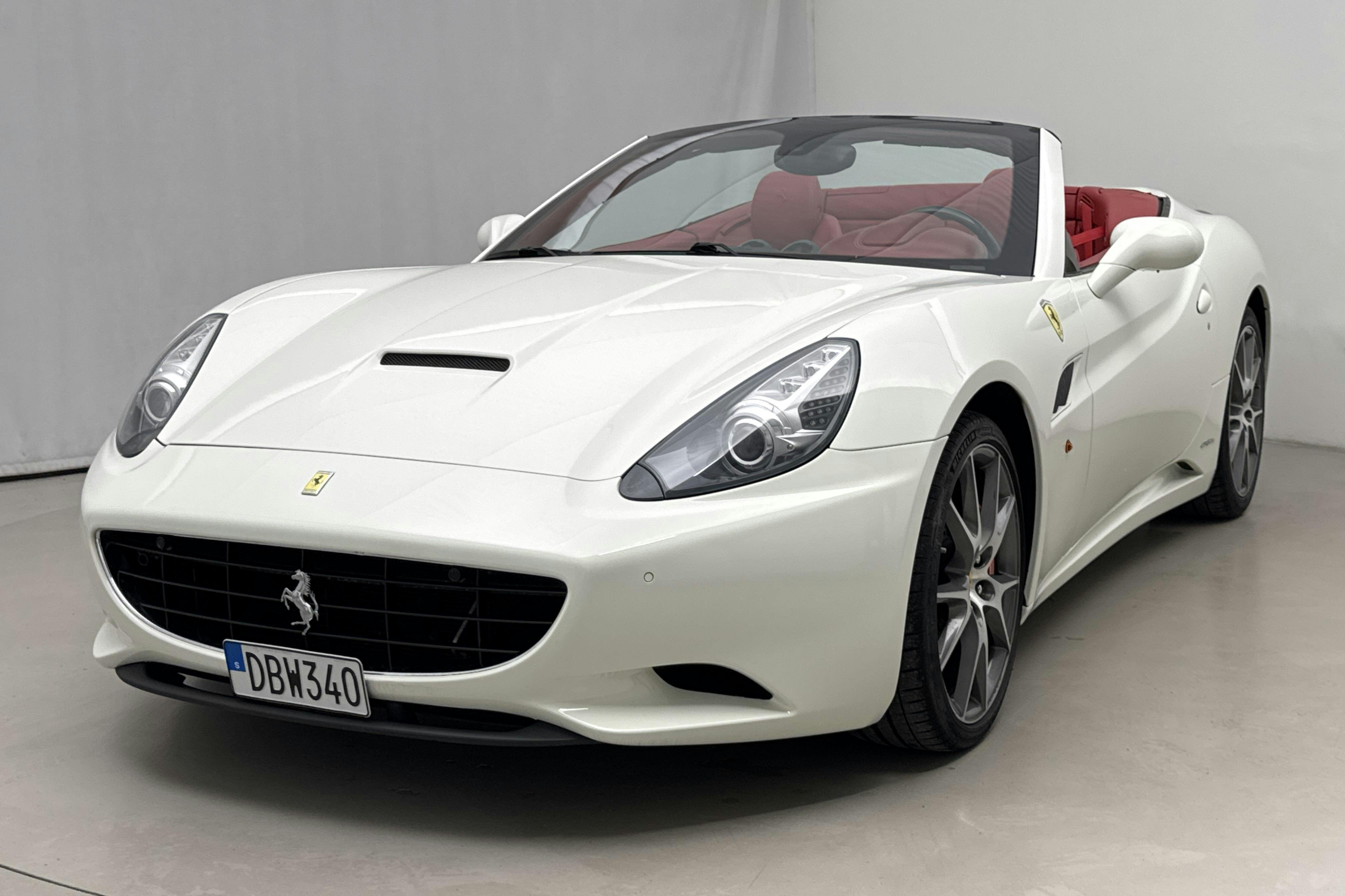 Esittelykuva 1 osoitteesta 39: Ferrari California 30 4.3 V8 F1 DCT (490hk) - 65 840 km - Automaattinen - valkoinen - 2012