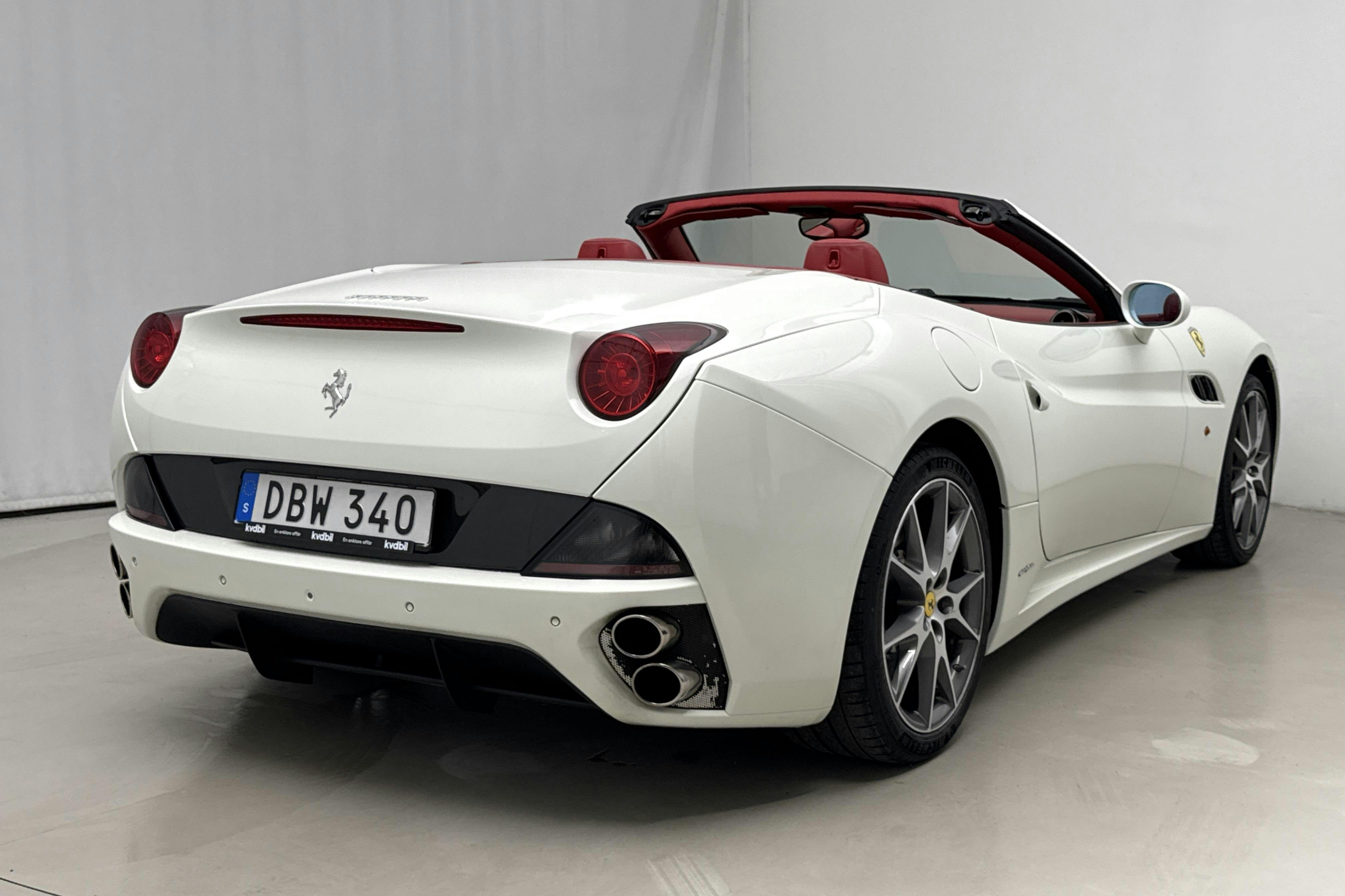 Esittelykuva 2 osoitteesta 39: Ferrari California 30 4.3 V8 F1 DCT (490hk) - 65 840 km - Automaattinen - valkoinen - 2012