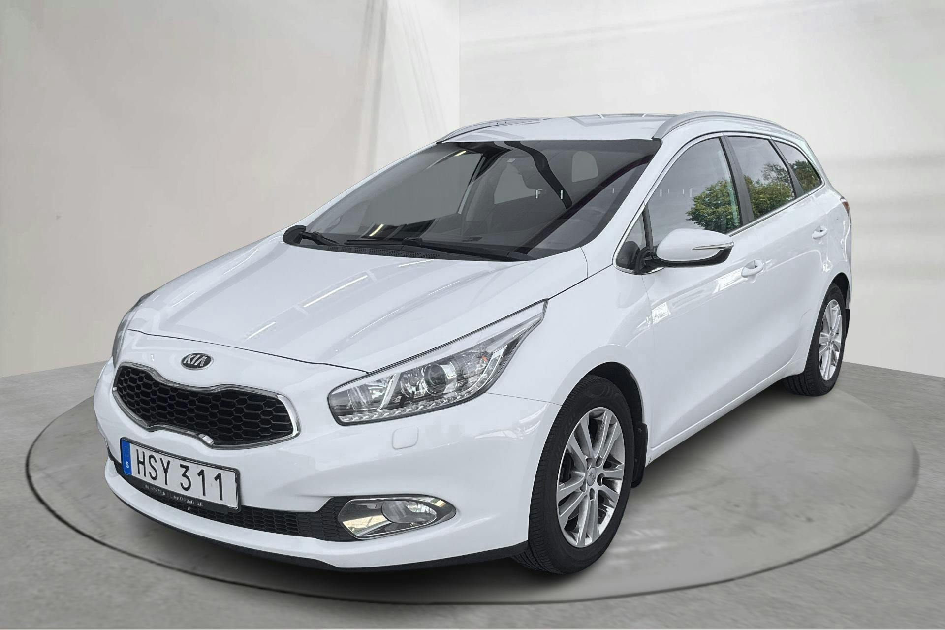 KIA Cee'd 1.6 CRDi SW (128hk) - 13 024 mil - Manuell - vit - 2015