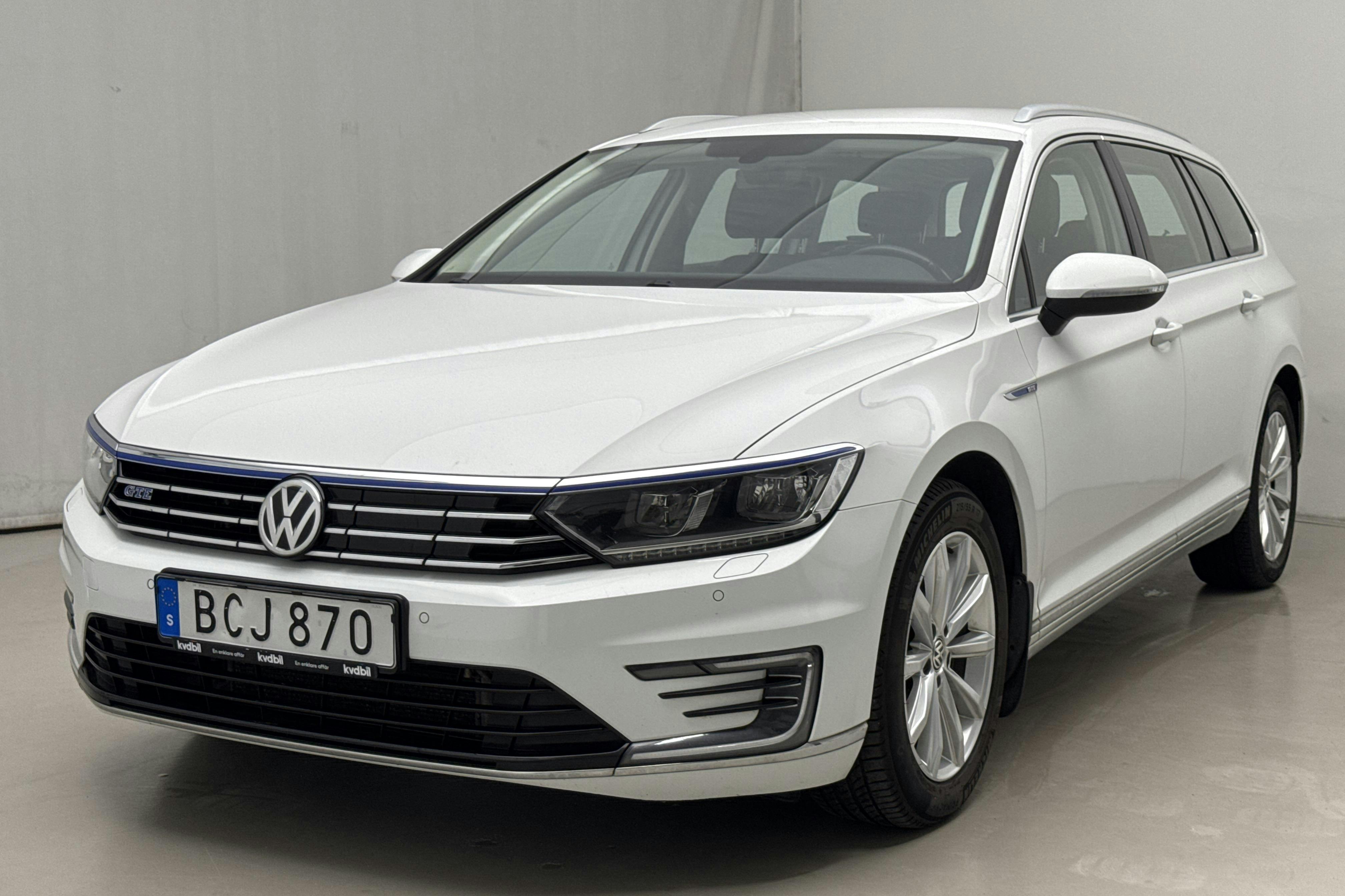 VW Passat 1.4 Plug-in-Hybrid Sportscombi (218hk) - 137 950 km - Automaattinen - valkoinen - 2019