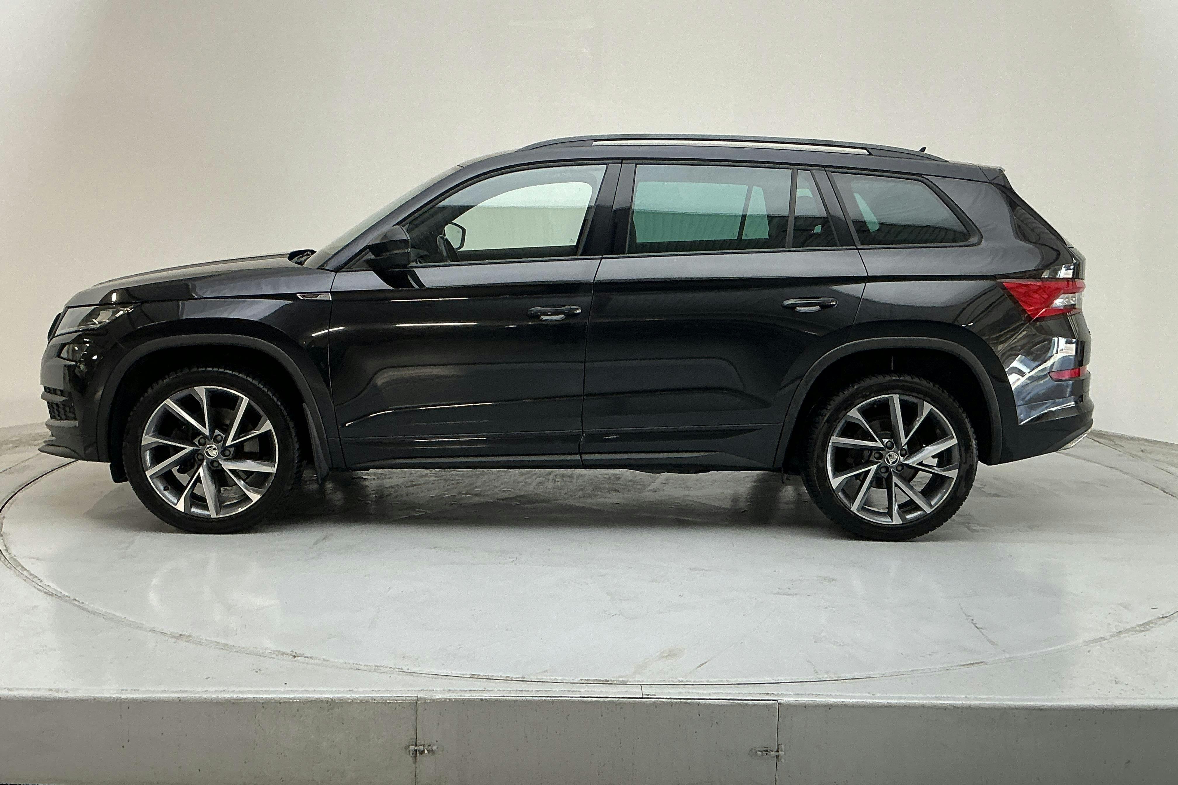 Presentationsfoto 2 av 22: Skoda Kodiaq 2.0 TDI 4X4 (190hk) - 16 843 mil - Automat - svart - 2019