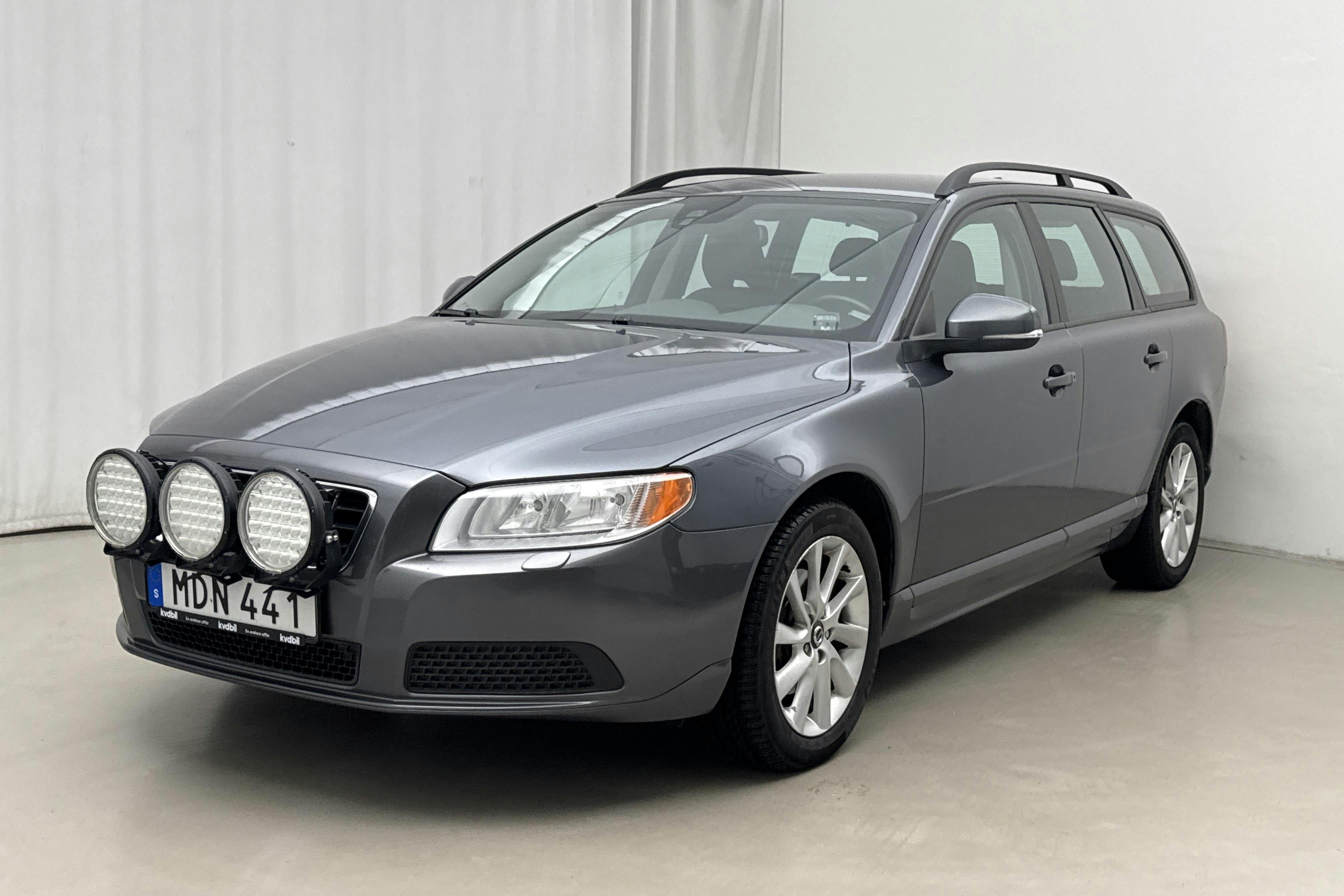 Volvo V70 II T4 (180hk) - 197 700 km - Manual - gray - 2012