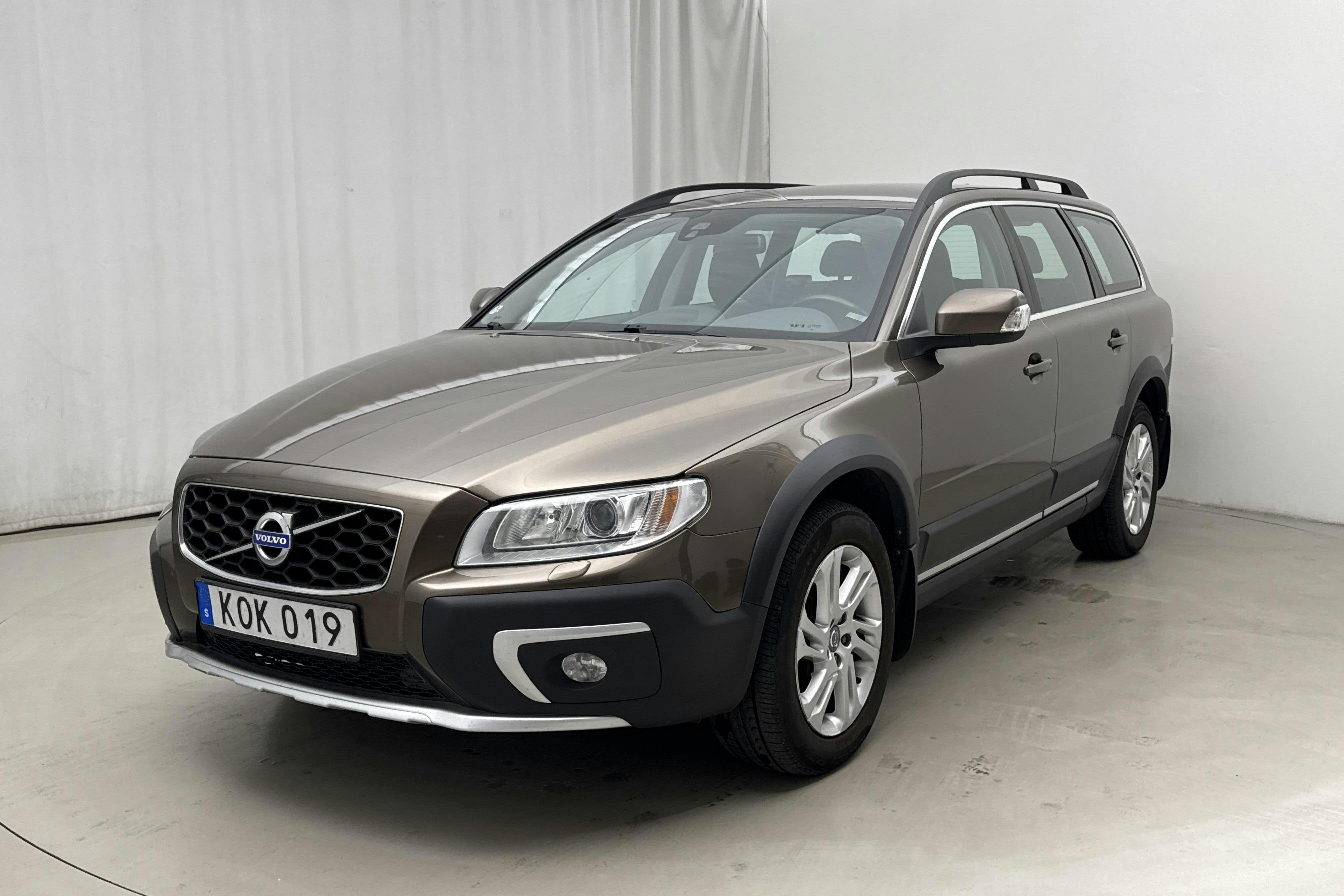 Volvo XC70 II D4 AWD (181hk) - 145 950 km - Automatyczna - brązowy - 2015
