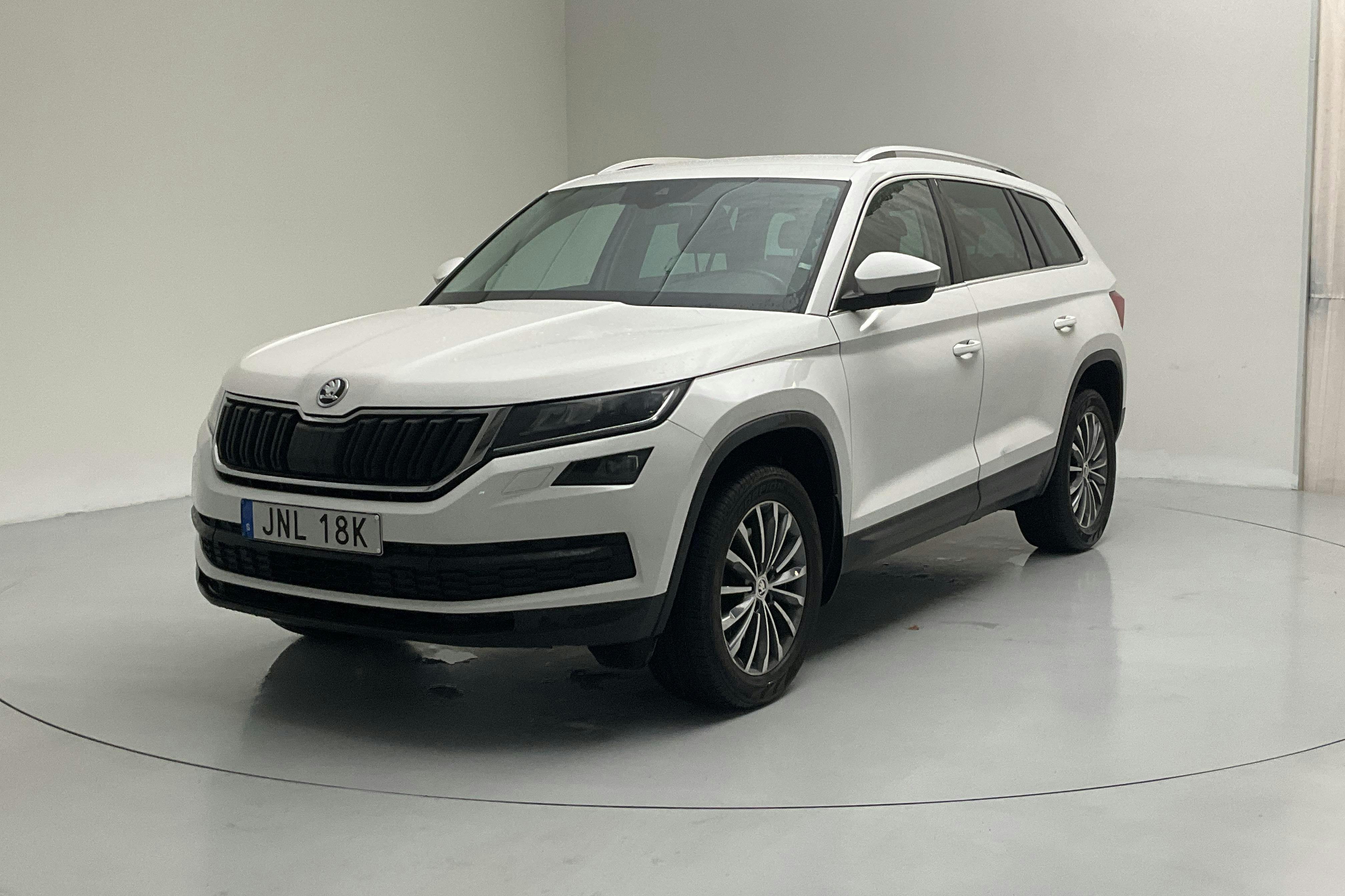 Presentationsfoto 1 av 19: Skoda Kodiaq 2.0 TSI 4X4 (190hk) - 16 667 mil - Automat - vit - 2020