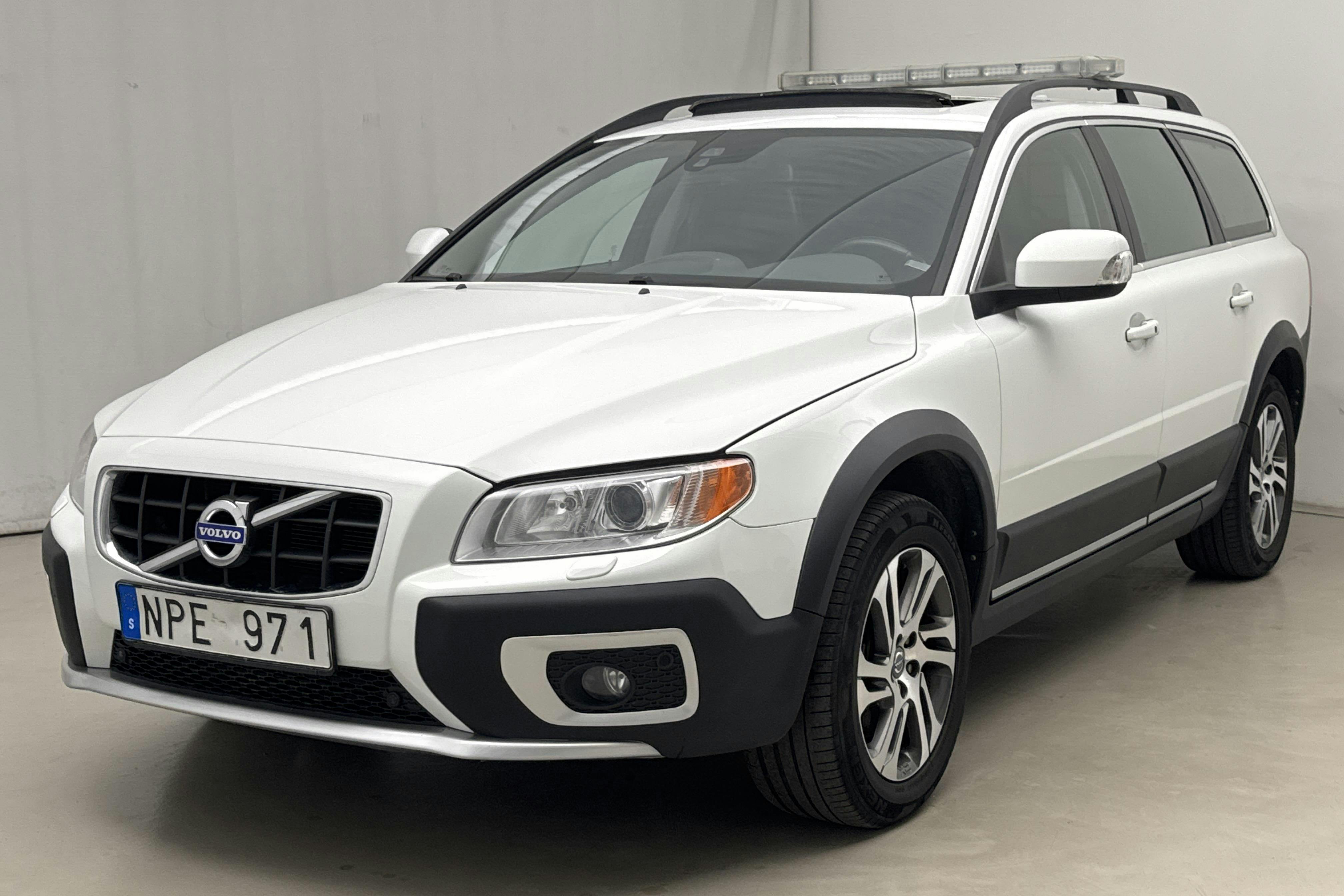 Volvo XC70 II D4 AWD (163hk) - 296 960 km - Automatyczna - biały - 2013