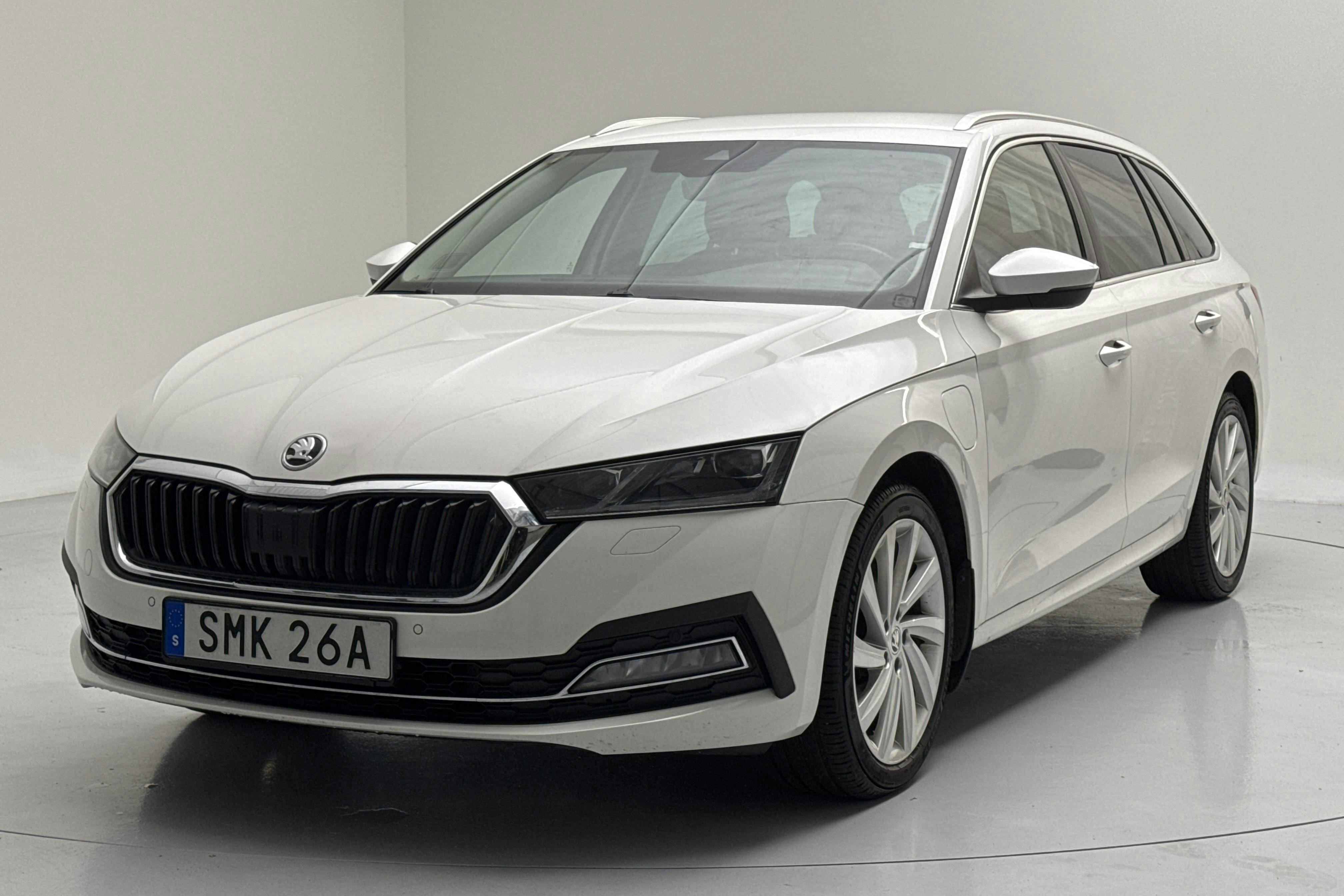 Skoda Octavia 1.4 iV PHEV Combi (204hk) - 139 610 km - Automaatne - valge - 2021