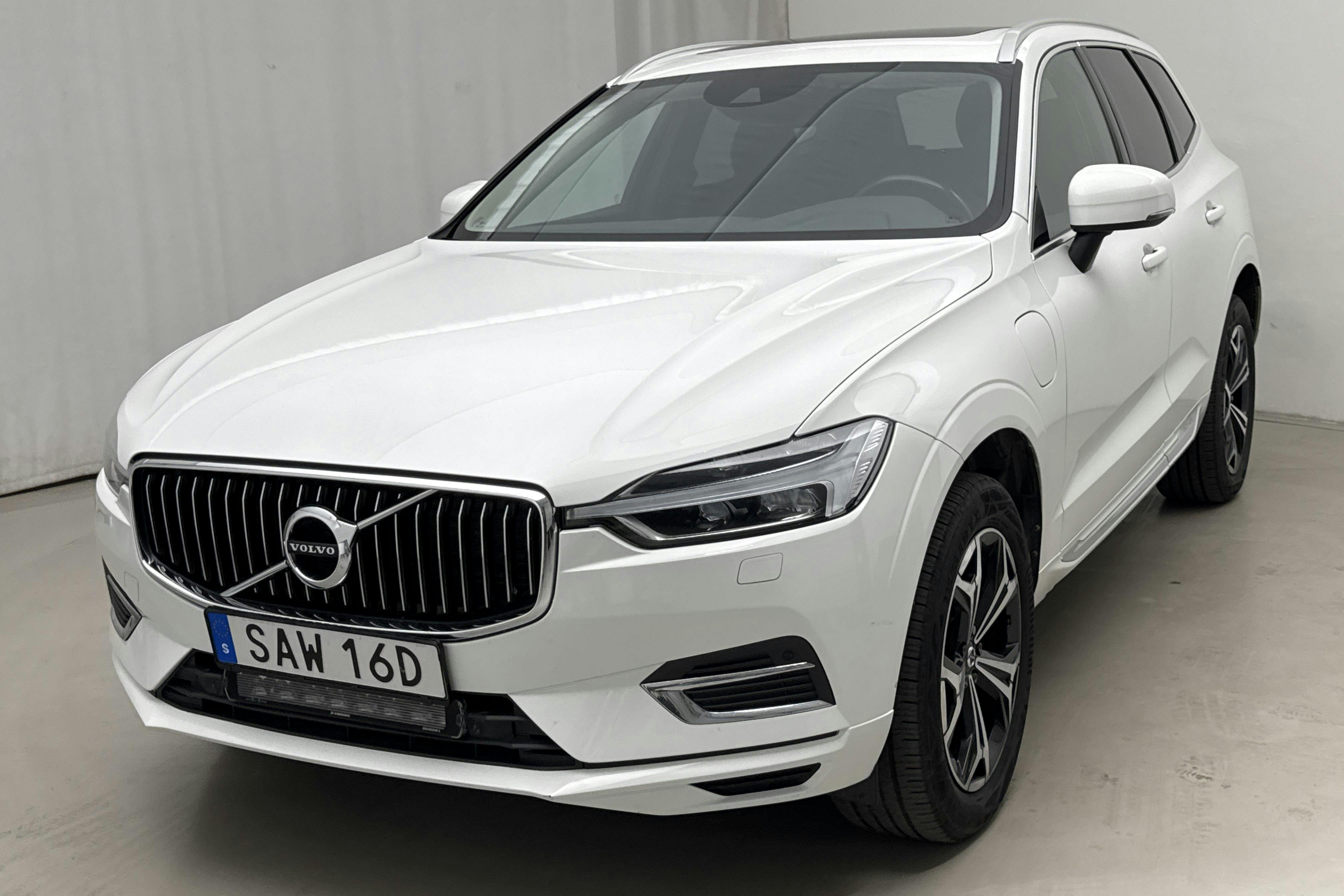 Volvo XC60 T6 AWD Recharge (340hk) - 139 730 km - Automaattinen - valkoinen - 2021