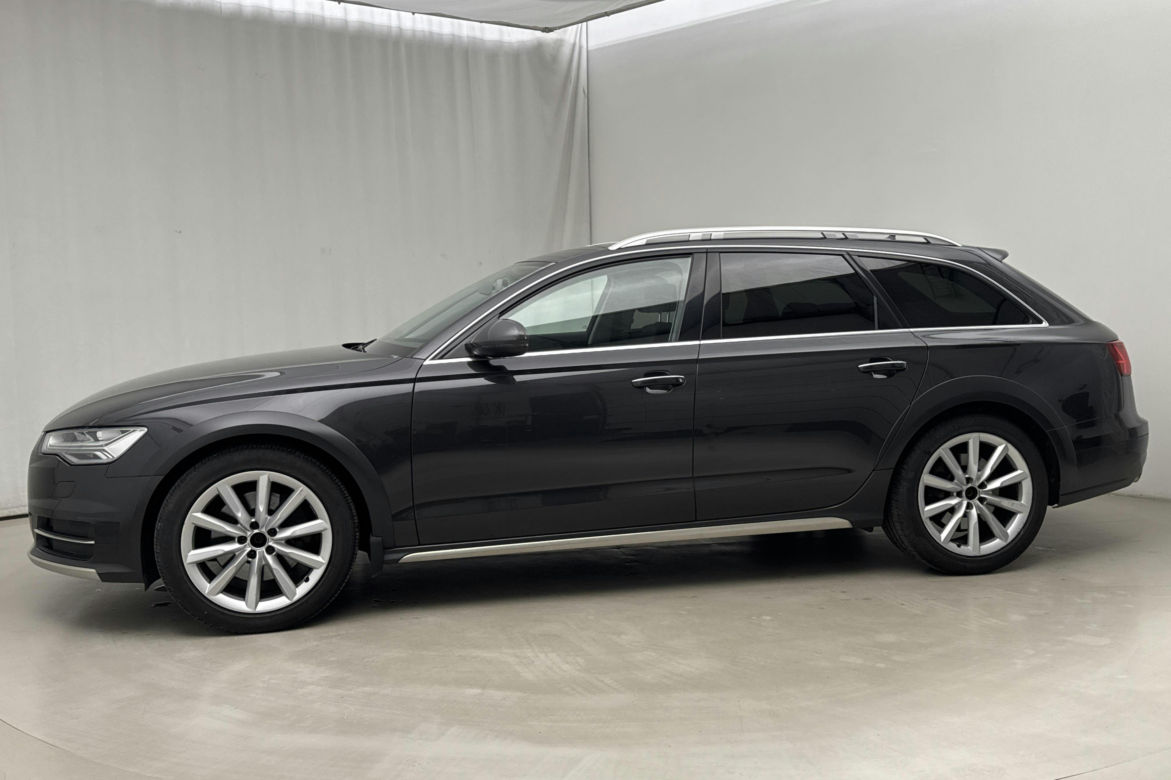 Presentationsfoto 2 av 16: Audi A6 Allroad 3.0 TDI quattro (218hk) - 18 926 mil - Automat - grå - 2017