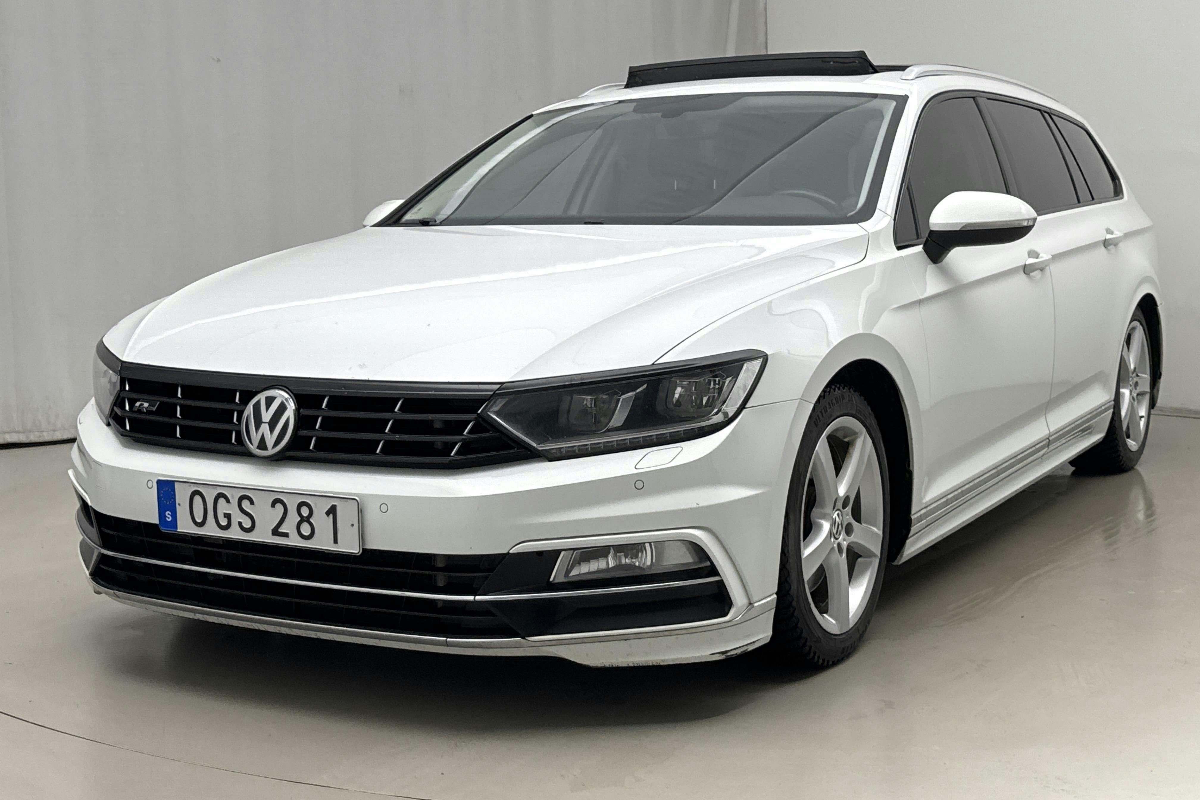 Presentation photo 1 of 22: VW Passat 2.0 TDI Sportscombi (190hk) - 272 960 km - Automatic - white - 2017