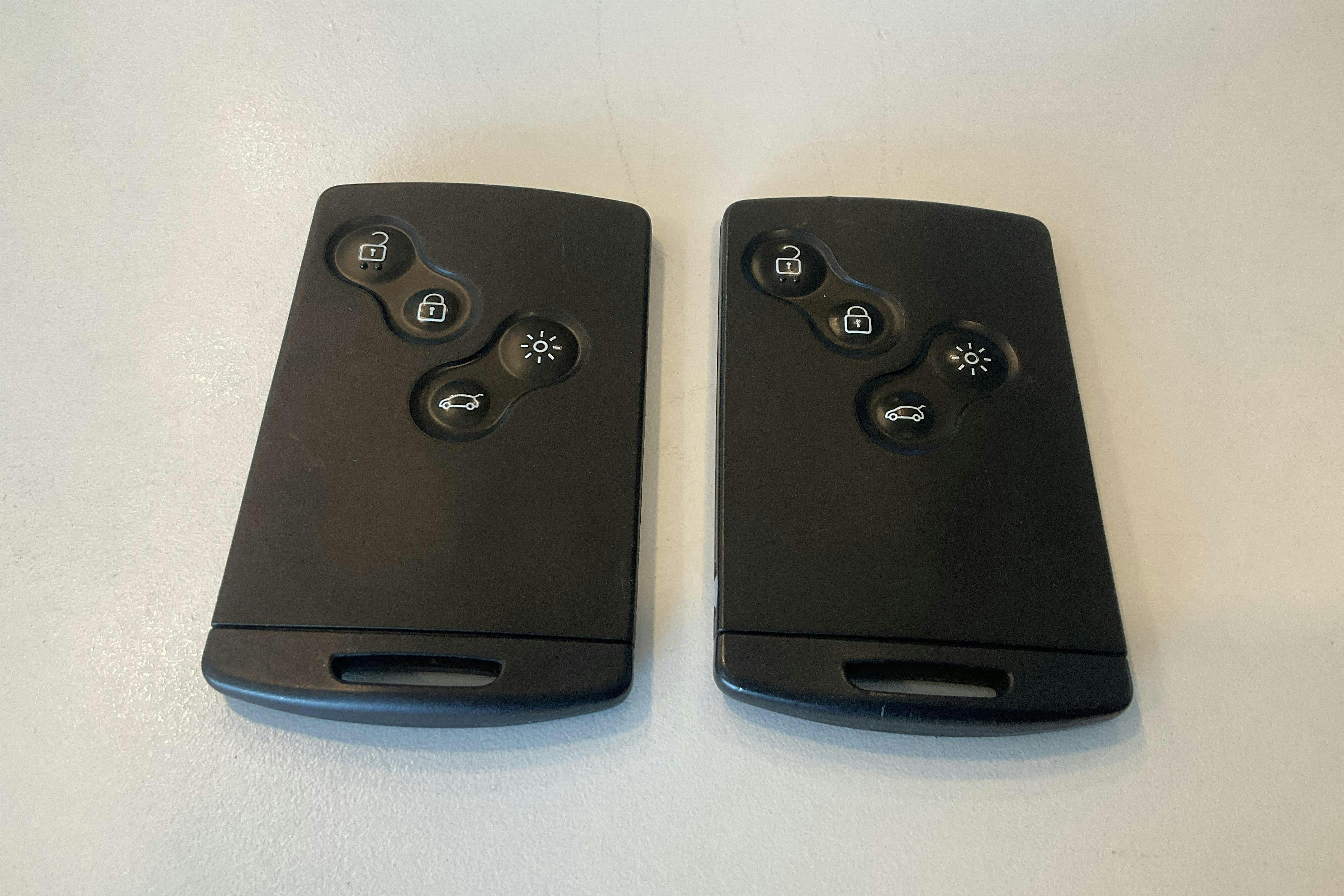 Presentation photo 19 of 19: Renault Clio IV 1.2 TCe 120 Tourer (120hk) - 69 260 km - Automatic - black - 2018