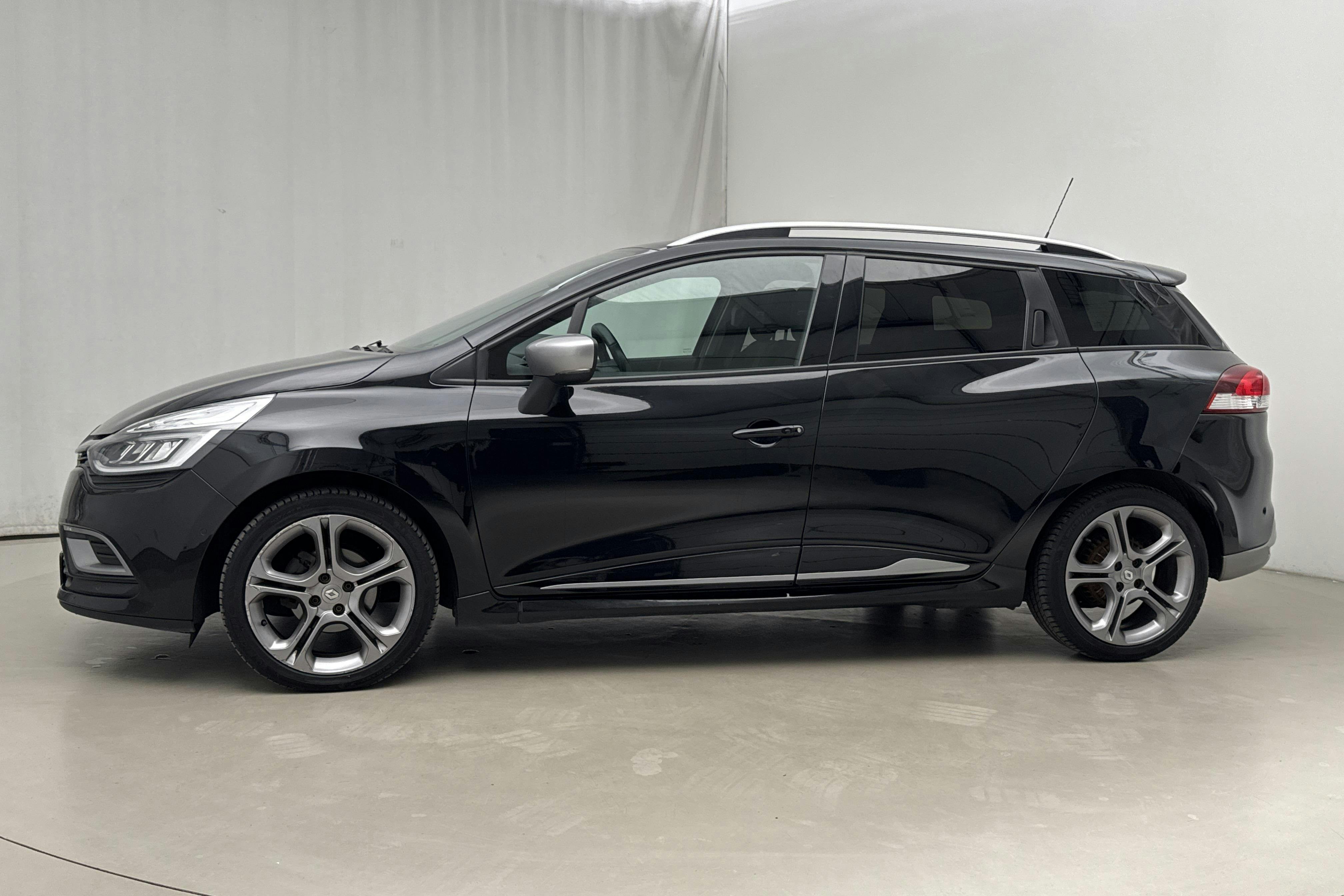 Presentation photo 2 of 19: Renault Clio IV 1.2 TCe 120 Tourer (120hk) - 69 260 km - Automatic - black - 2018