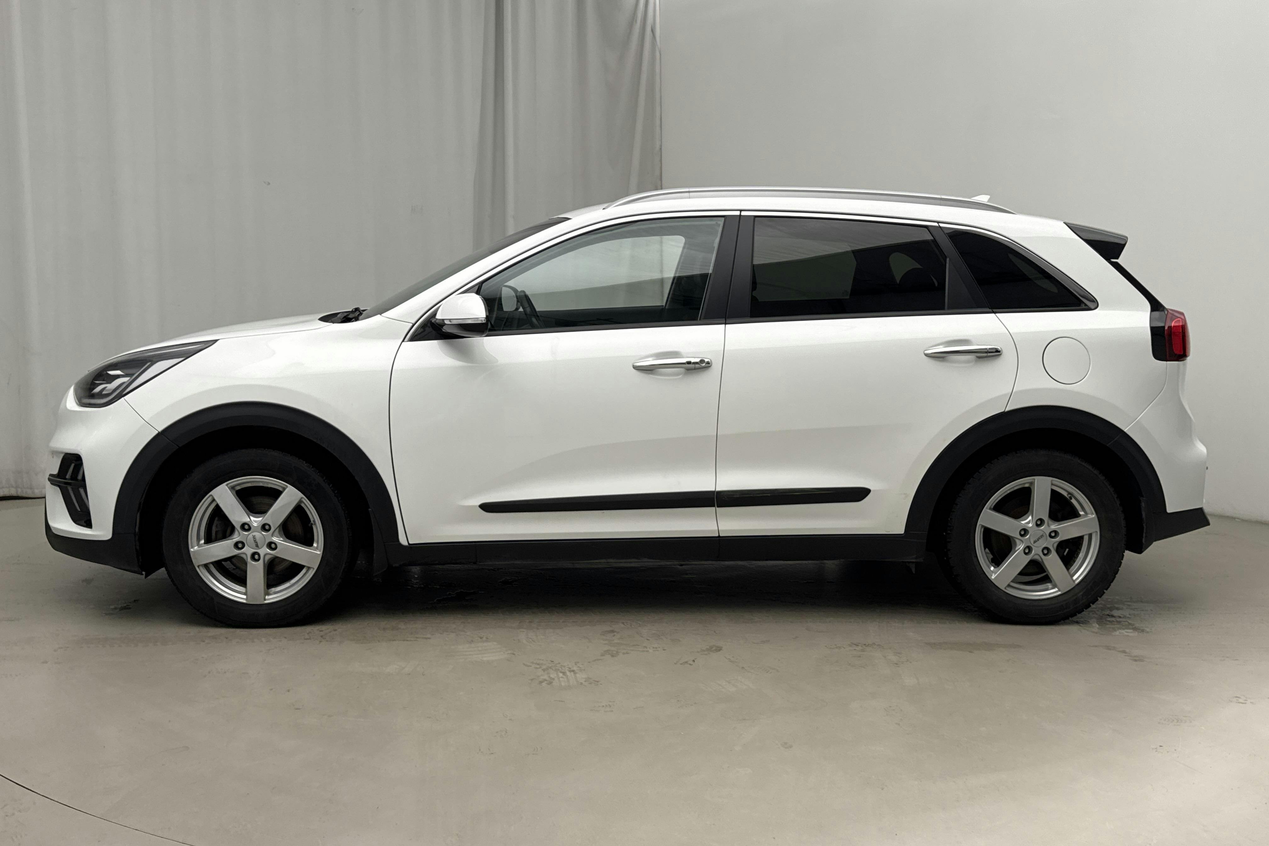 Presentation photo 2 of 13: KIA Niro Hybrid 1.6 (141hk) - 60 810 km - Automatic - white - 2020