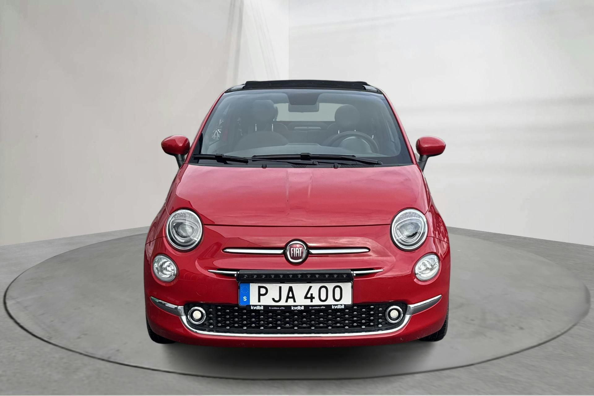 Presentationsfoto 2 av 23: Fiat 500 Hybrid Cab (70hk) - 1 518 mil - Manuell - röd - 2023