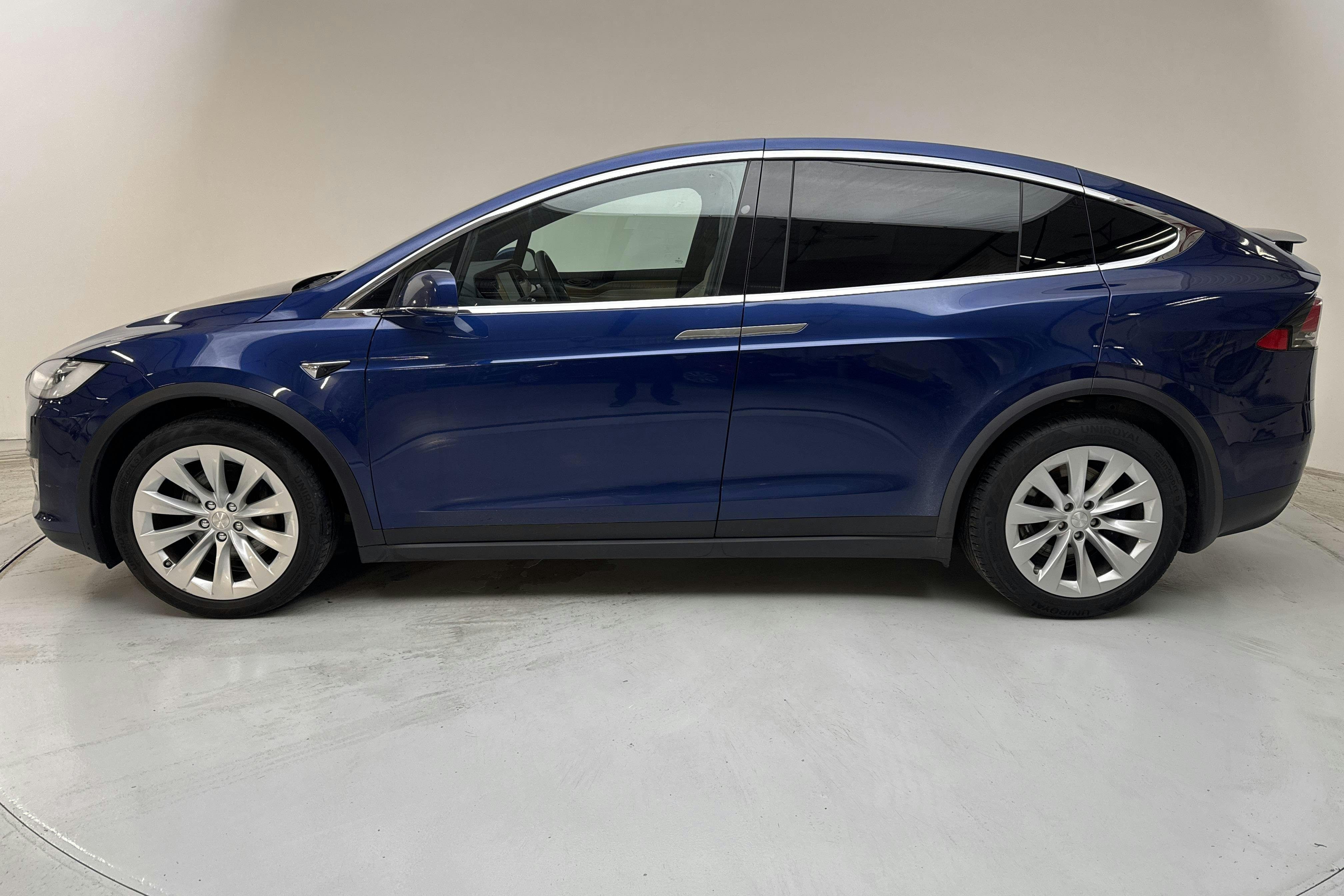 Presentationsfoto 2 av 18: Tesla Model X Dual Motor Long Range AWD - 15 072 mil - Automat - blå - 2020