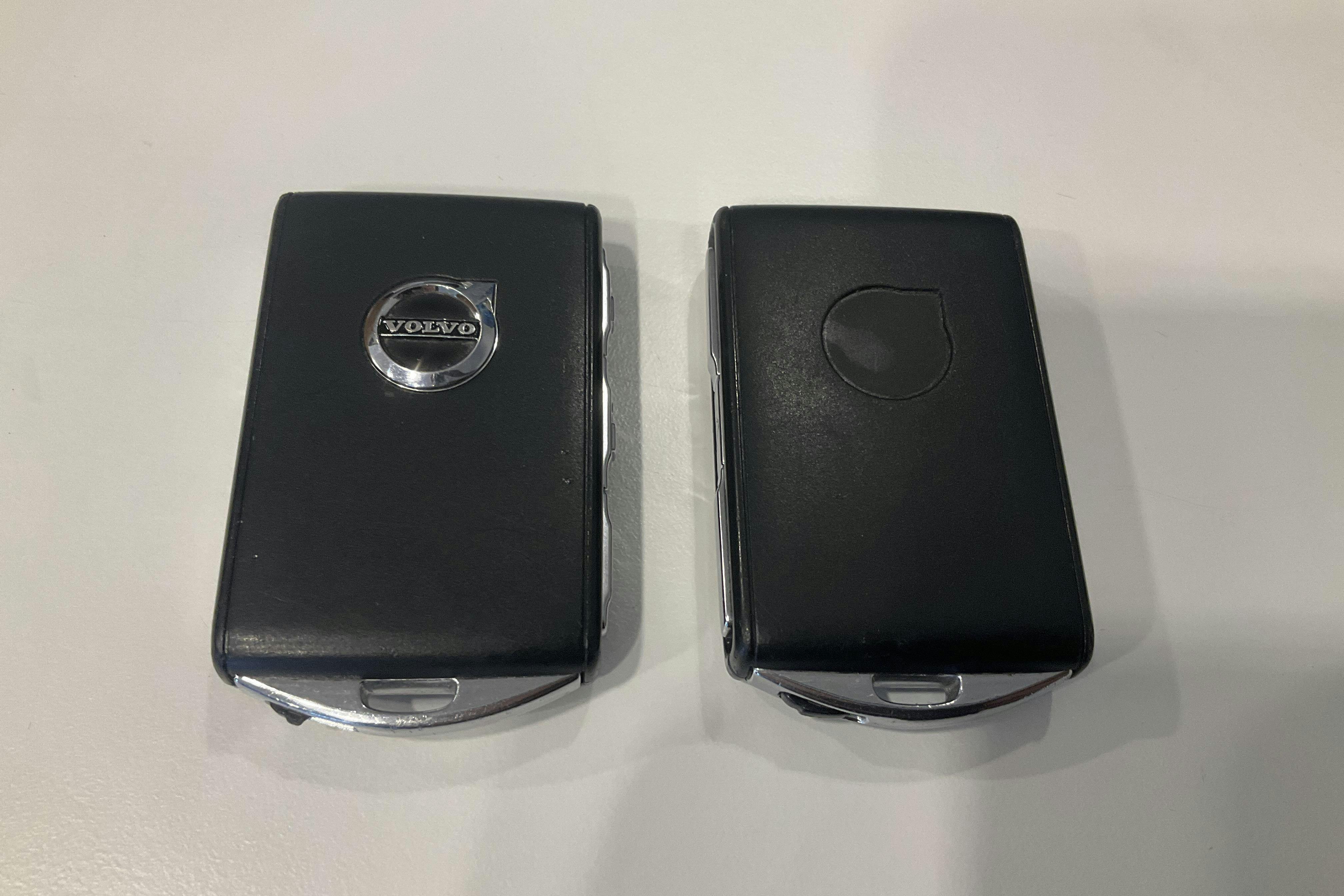 Presentationsfoto 25 av 25: Volvo XC90 T5 AWD (250hk) - 19 552 mil - Automat - svart - 2019