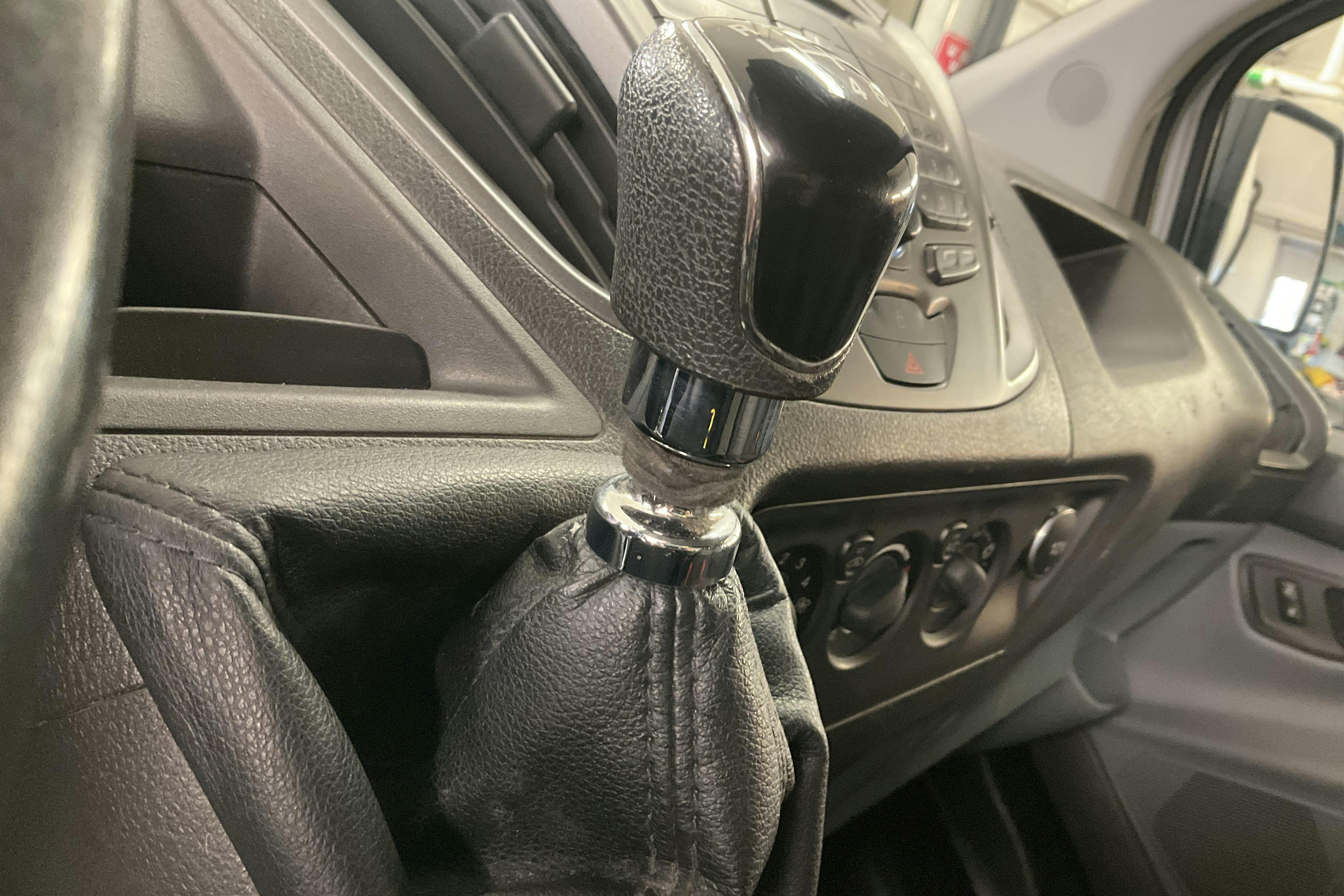 Presentation photo 11 of 11: Ford Transit Custom 270 (100hk) - 184 700 km - Manual - white - 2013