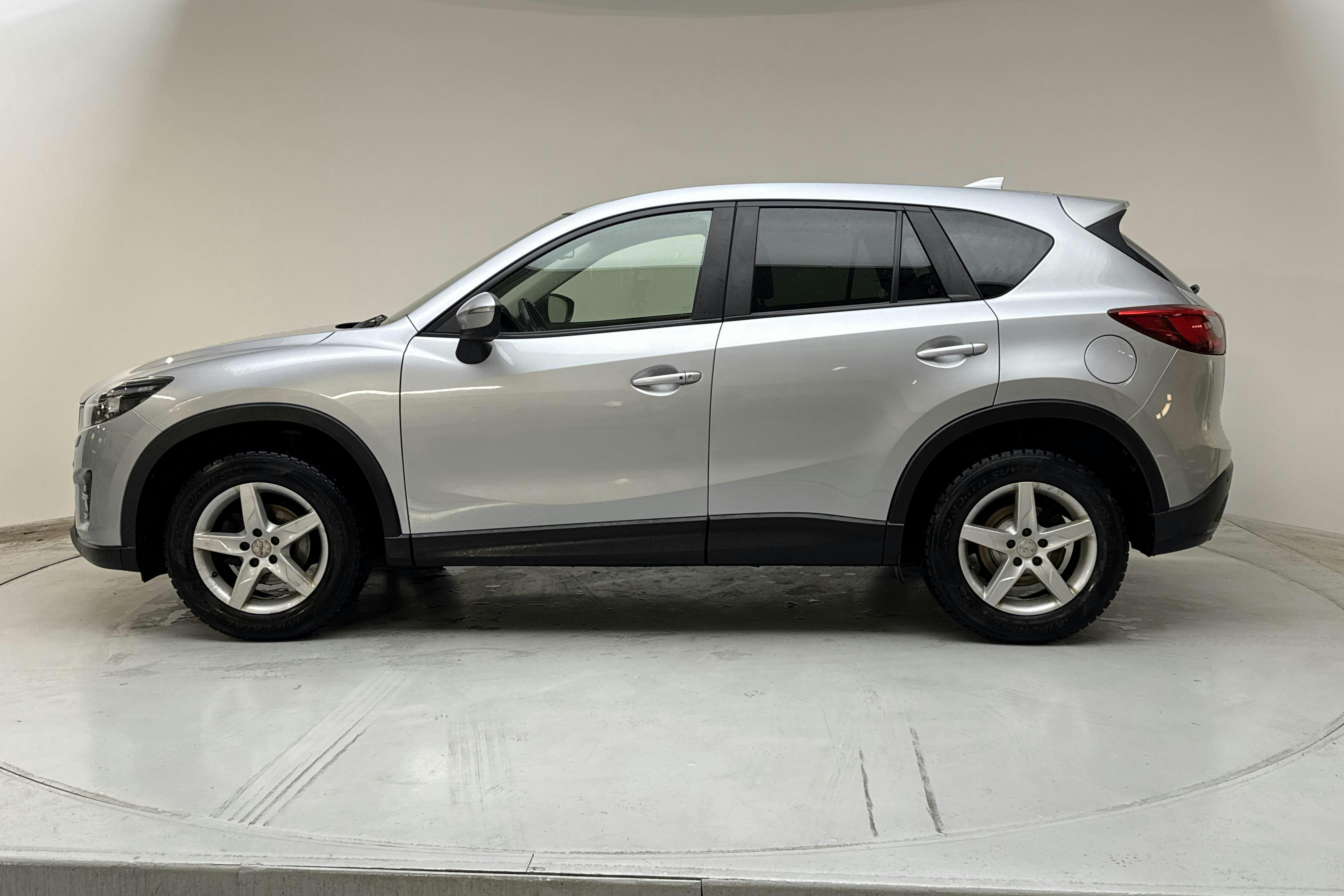 Presentationsfoto 2 av 15: Mazda CX-5 2.5 AWD (192hk) - 14 165 mil - Automat - grå - 2017