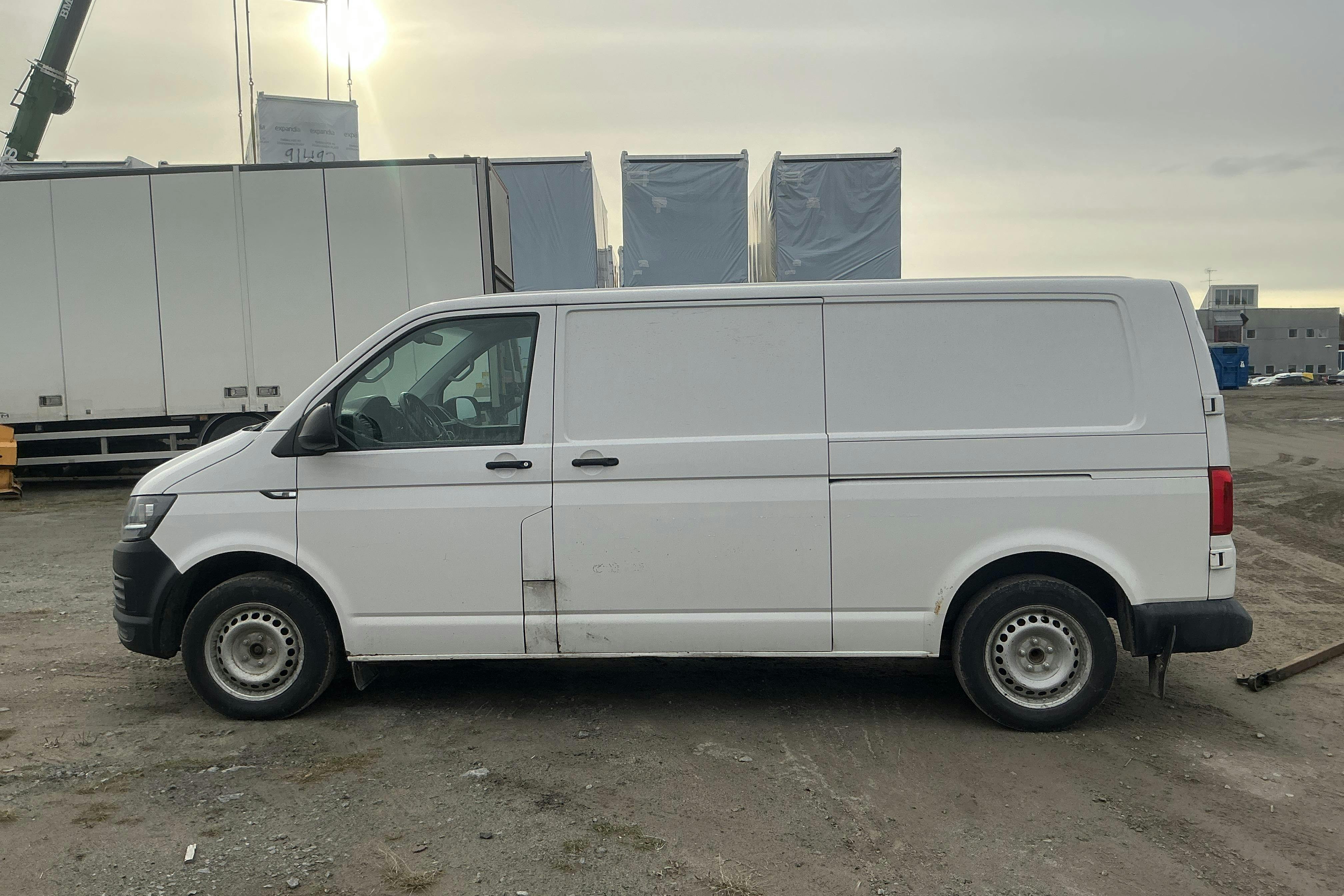 Presentation photo 2 of 13: VW Transporter T6 2.0 TDI BMT Skåp (150hk) - 200 210 km - Manual - white - 2017