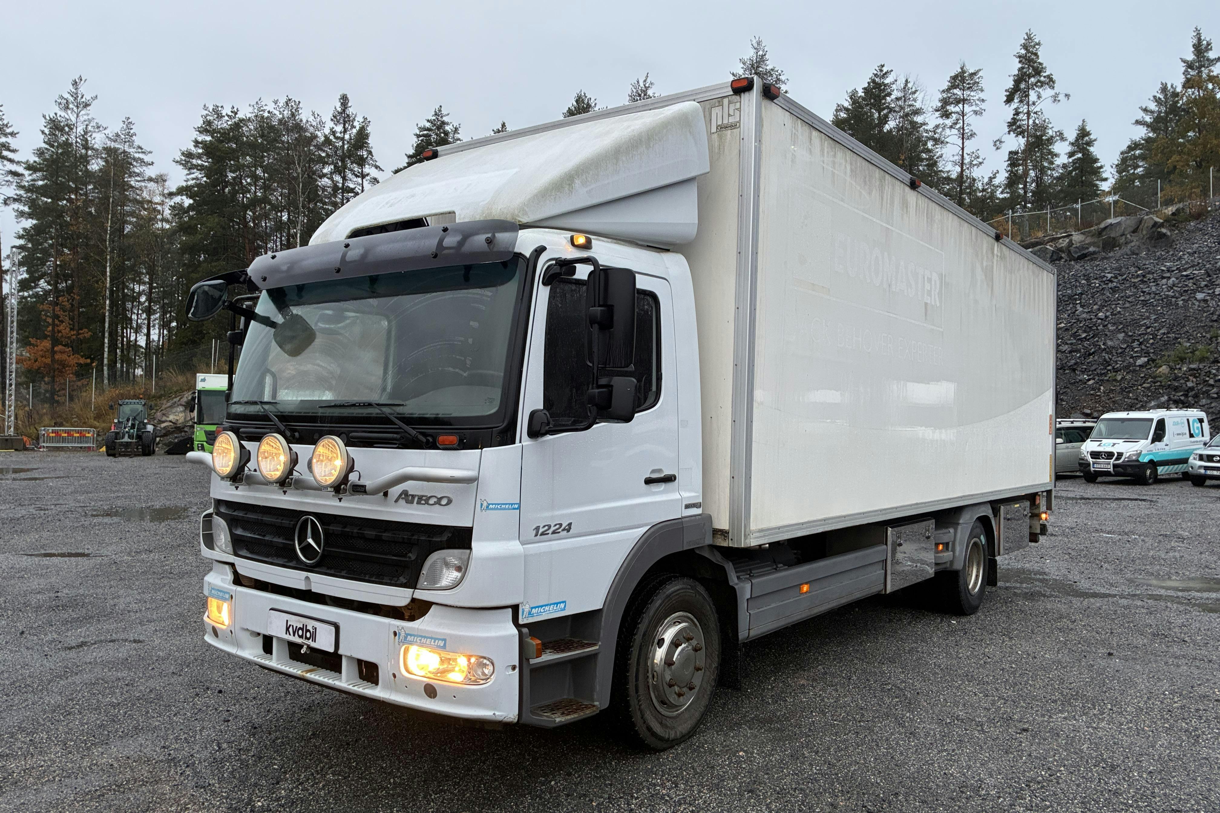 Presentationsfoto 1 av 123: Mercedes Atego 1224 L4X2 - 484 315 km - Manuell - vit - 2008