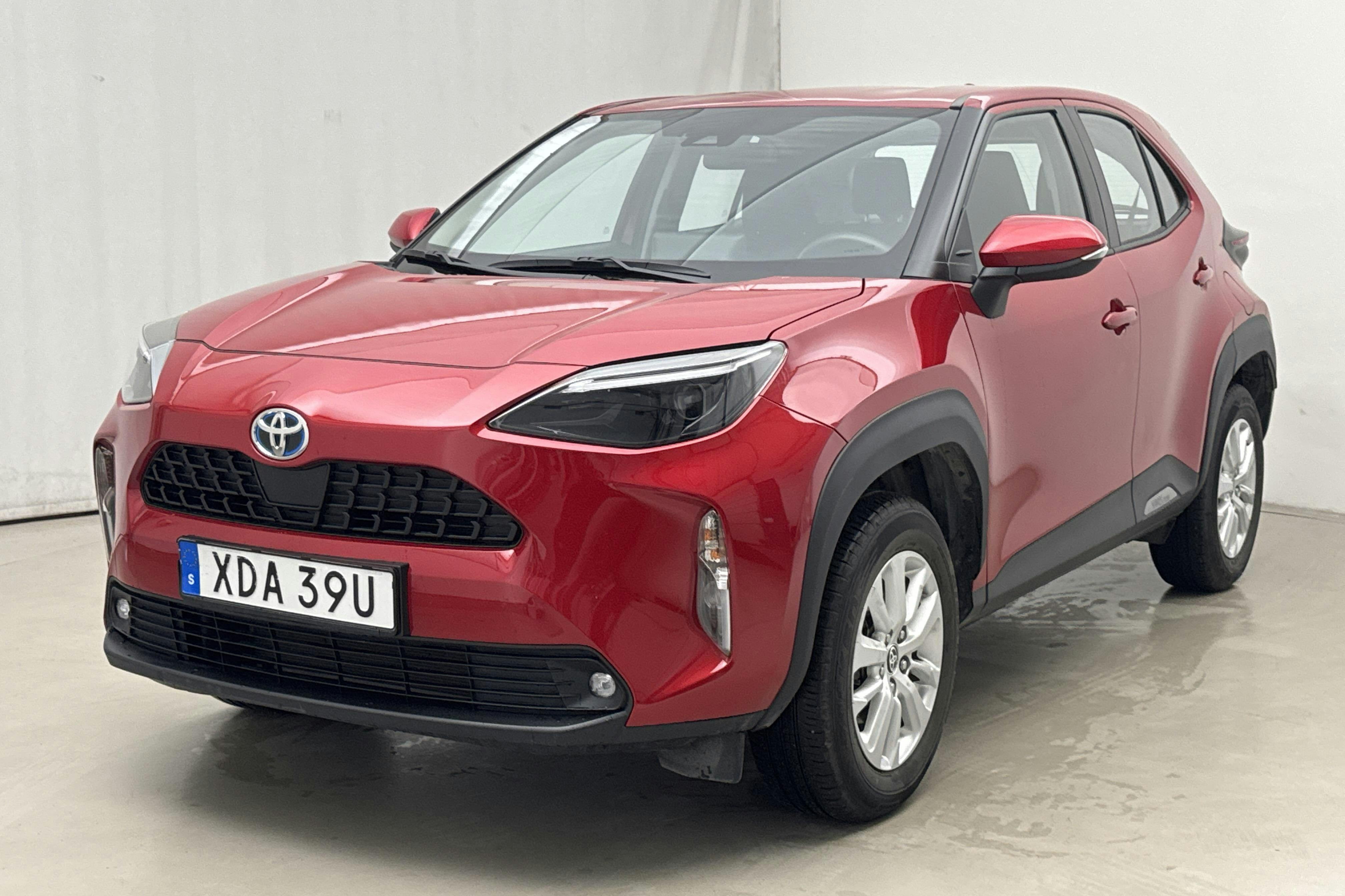 Toyota Yaris Cross 1.5 Hybrid AWD (116hk) - 34 410 km - Automatyczna - czerwony - 2022