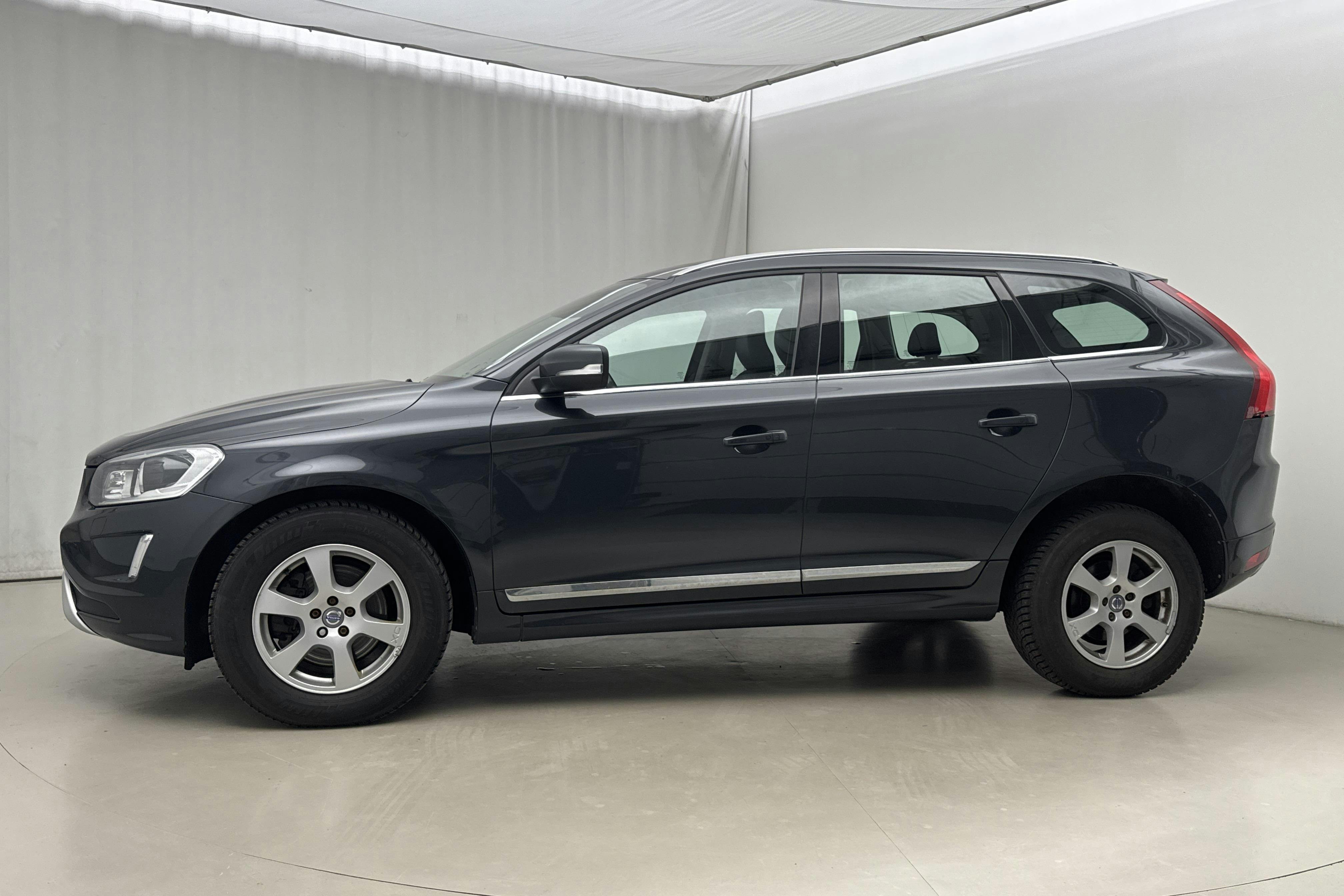 Presentation photo 2 of 17: Volvo XC60 D4 2WD (181hk) - 159 110 km - Manual - gray - 2015