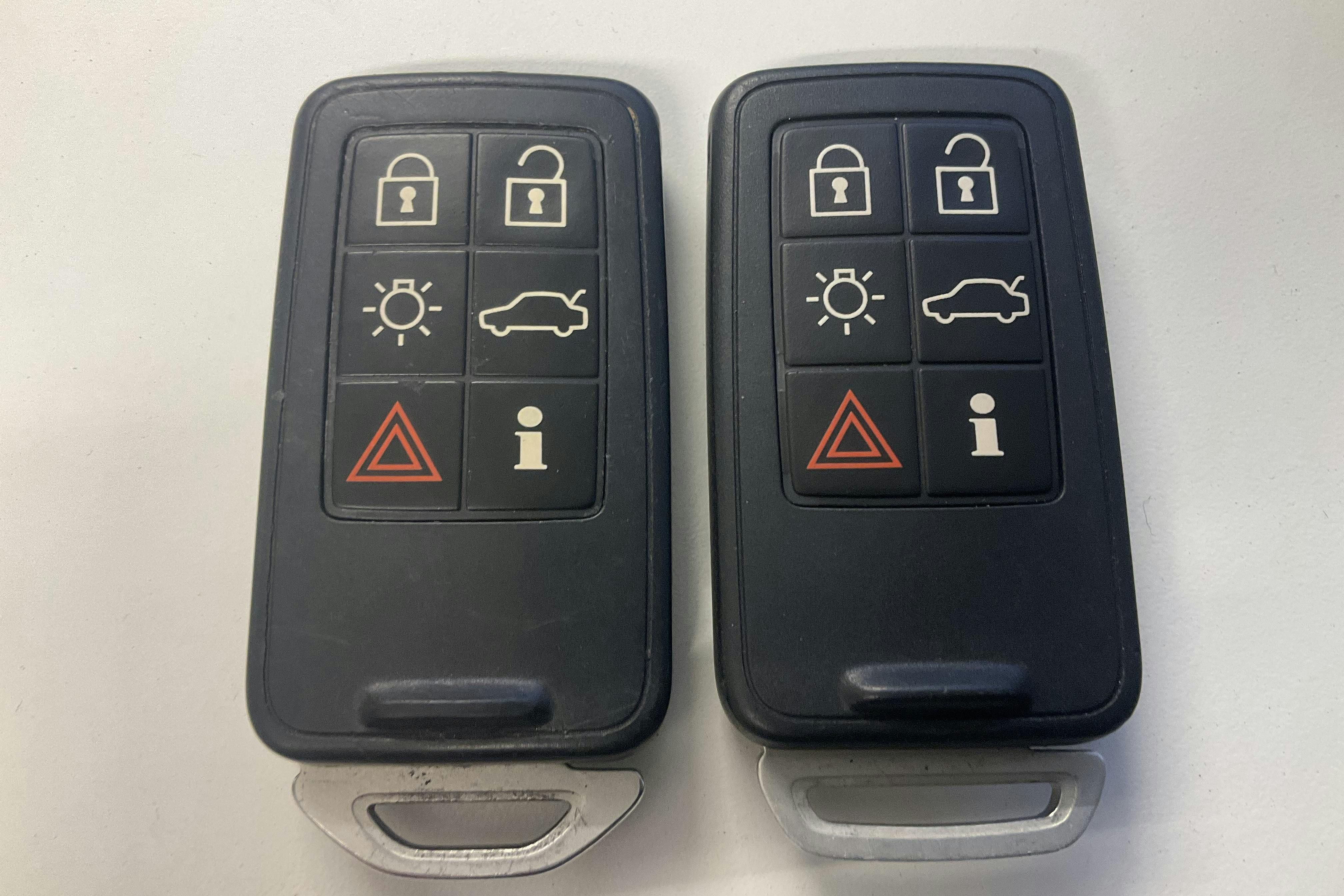 Presentation photo 17 of 17: Volvo XC60 D4 2WD (181hk) - 159 110 km - Manual - gray - 2015